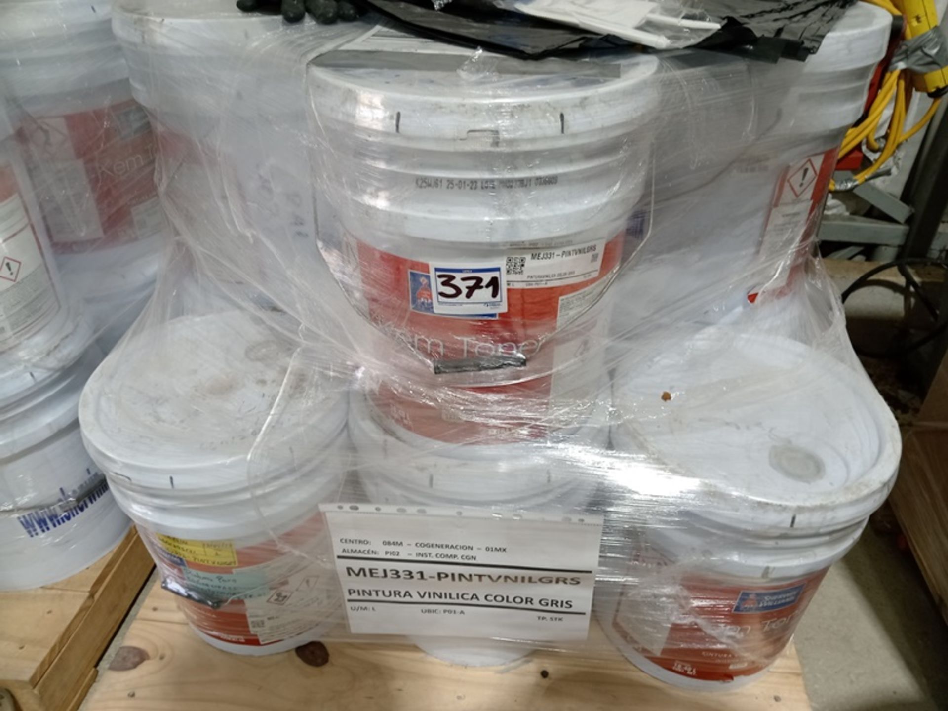 LOT OF (258) LTS OF GRAY VINYL PAINT