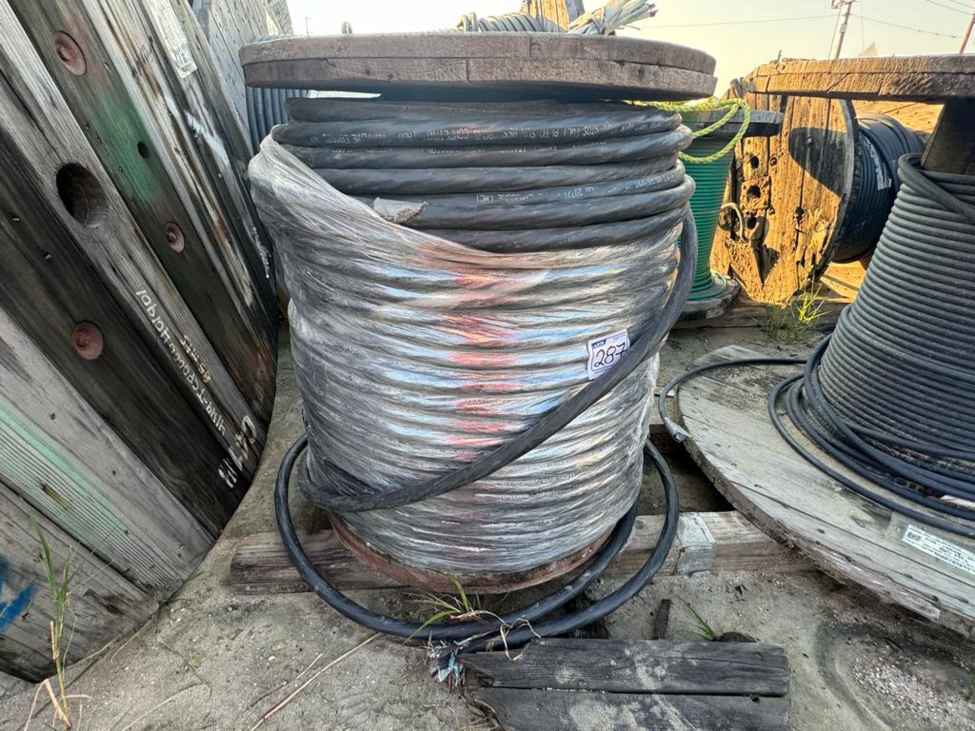 LOT OF APPROXIMATELY (803 M) OF INSTRUMENT AND MONOPOLAR CABLE - Image 5 of 15