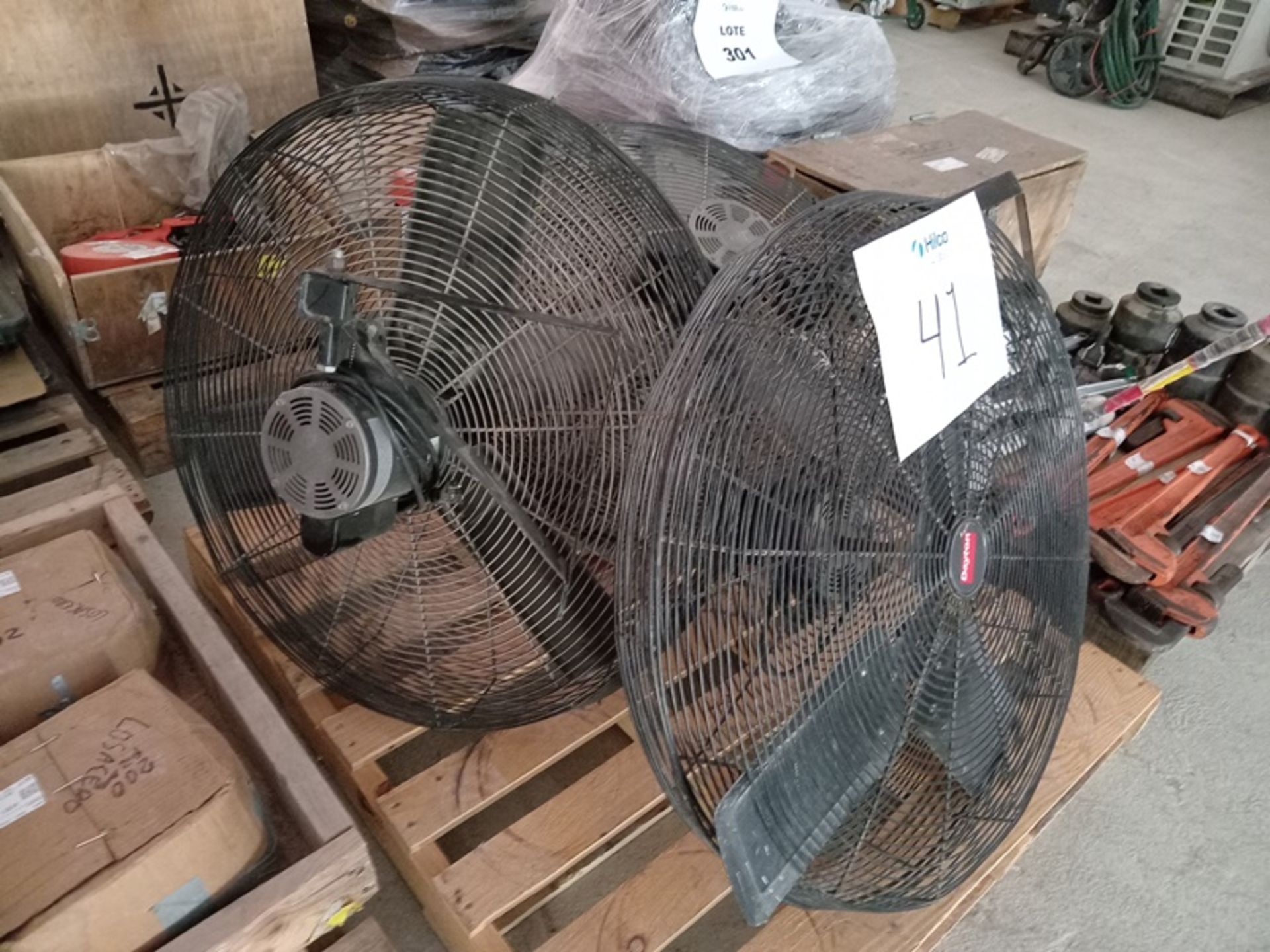 LOT OF (4) WALL MOUNTED INDUSTRIAL FANS - Image 3 of 7