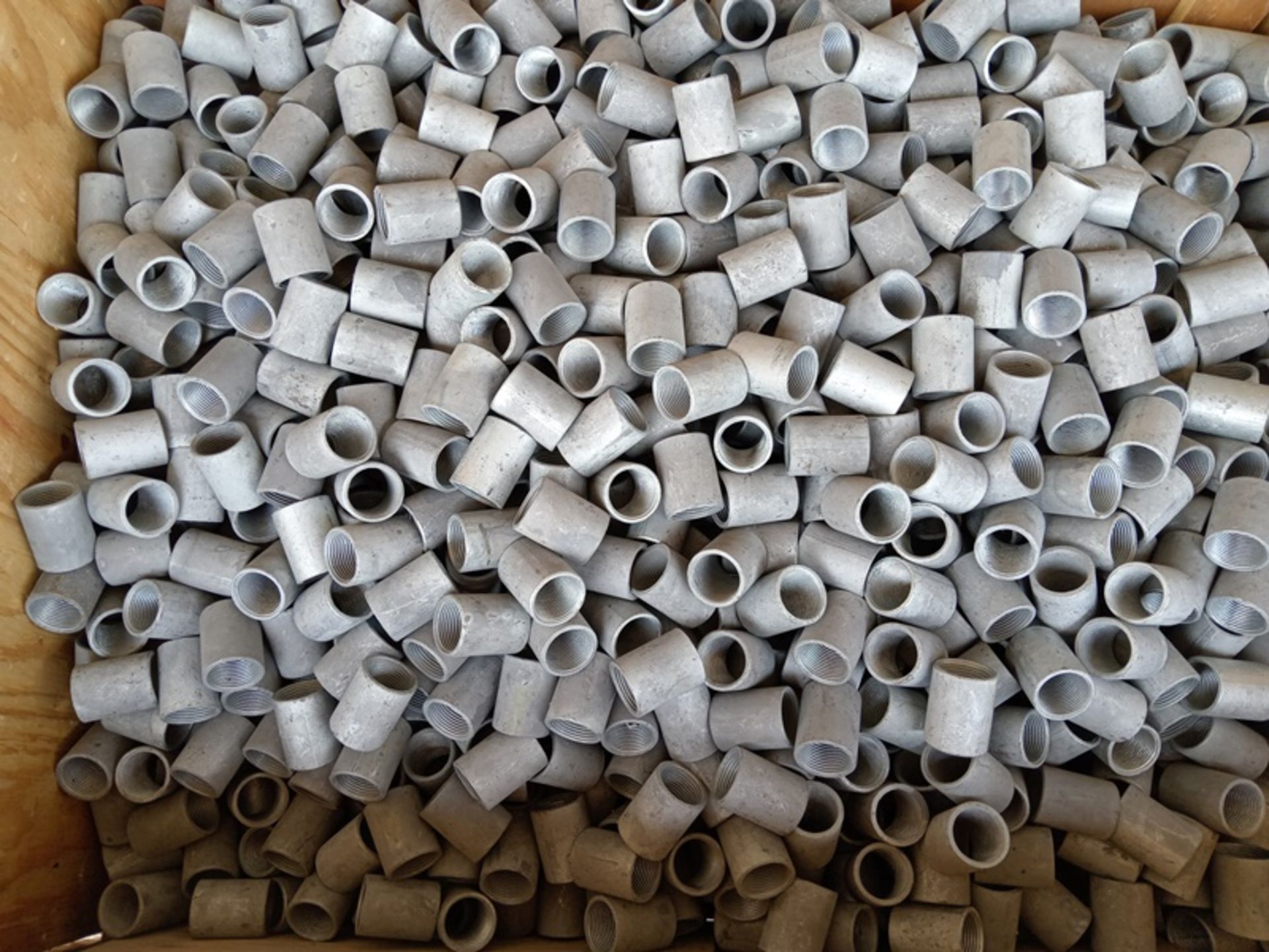 LOT OF (2,047) PIECES OF GALVANIZED UNION COUPLINGS - Image 2 of 4