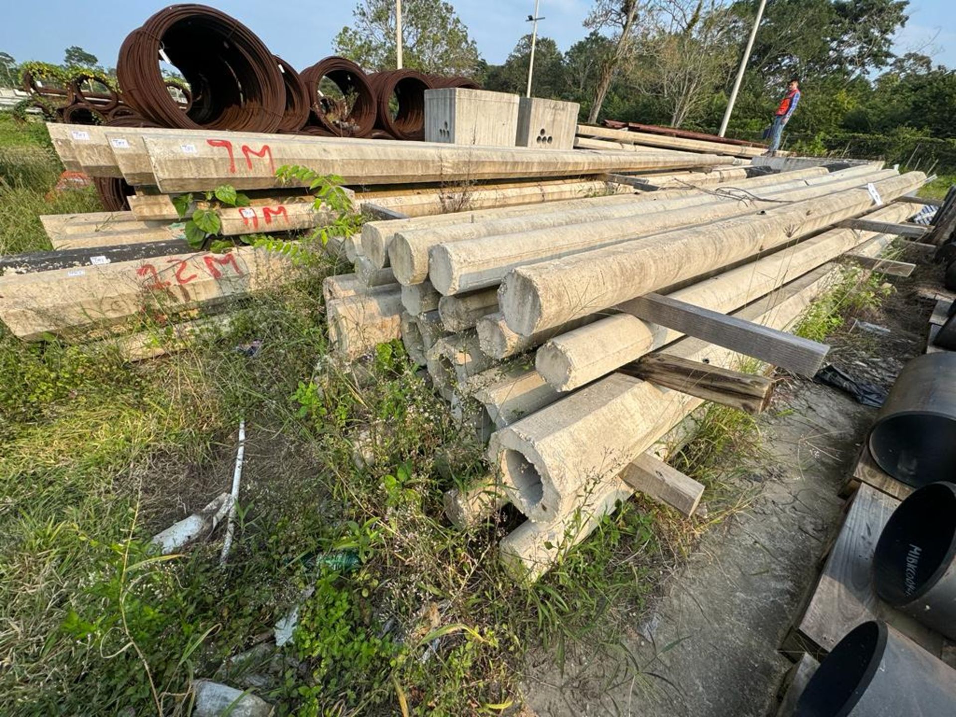 LOT OF (76) CONCRETE POSTS - Image 8 of 23