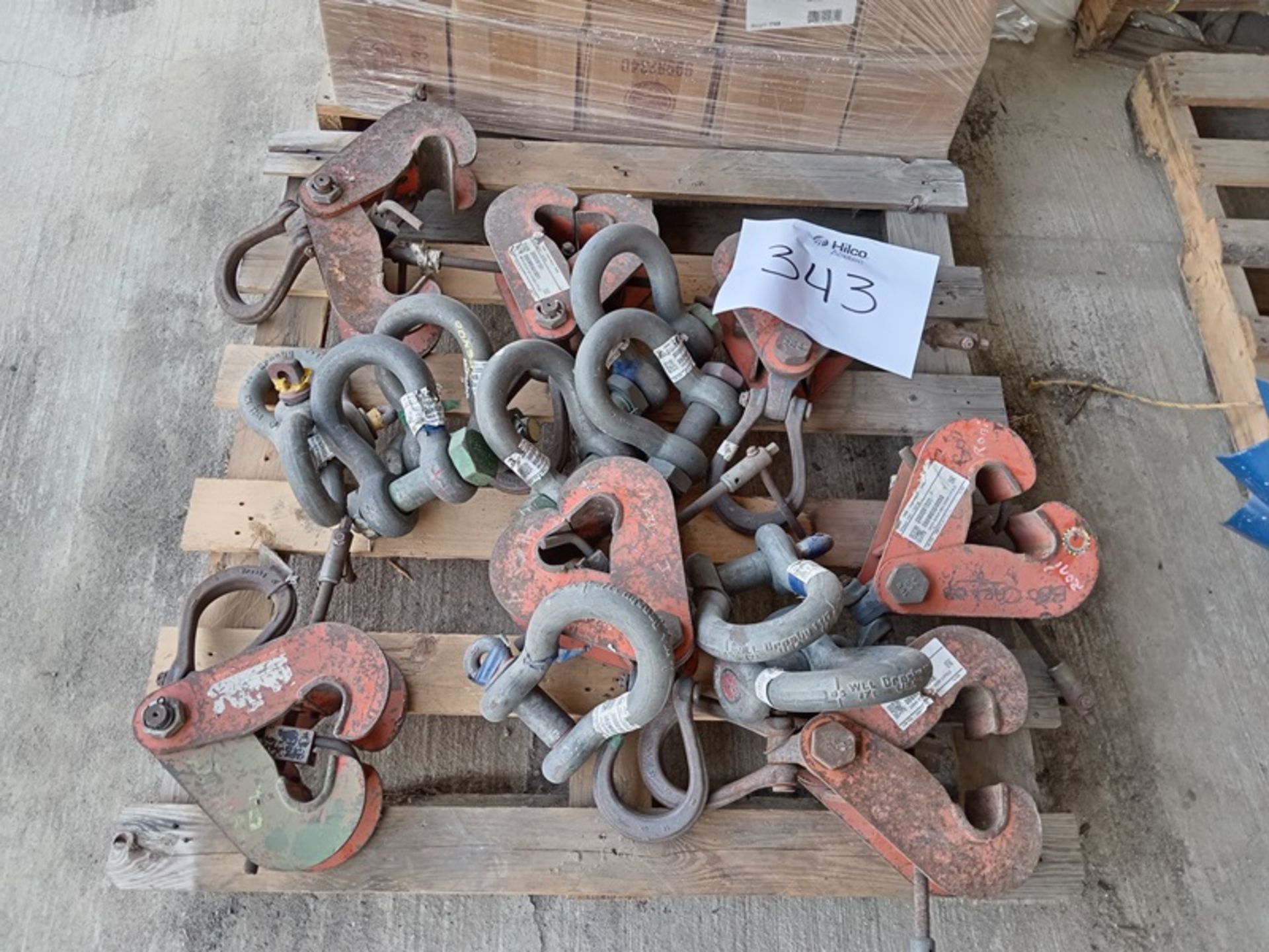 LOT OF (59) PIECES OF LIFT SHACKLES AND CLAWS - Image 2 of 3