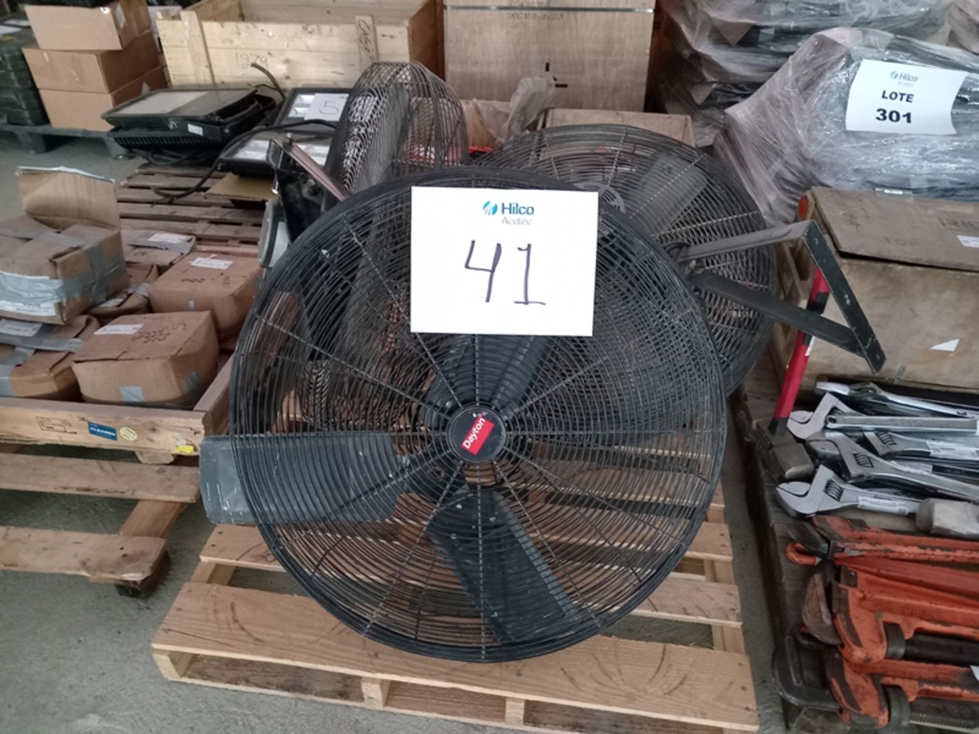 LOT OF (4) WALL MOUNTED INDUSTRIAL FANS