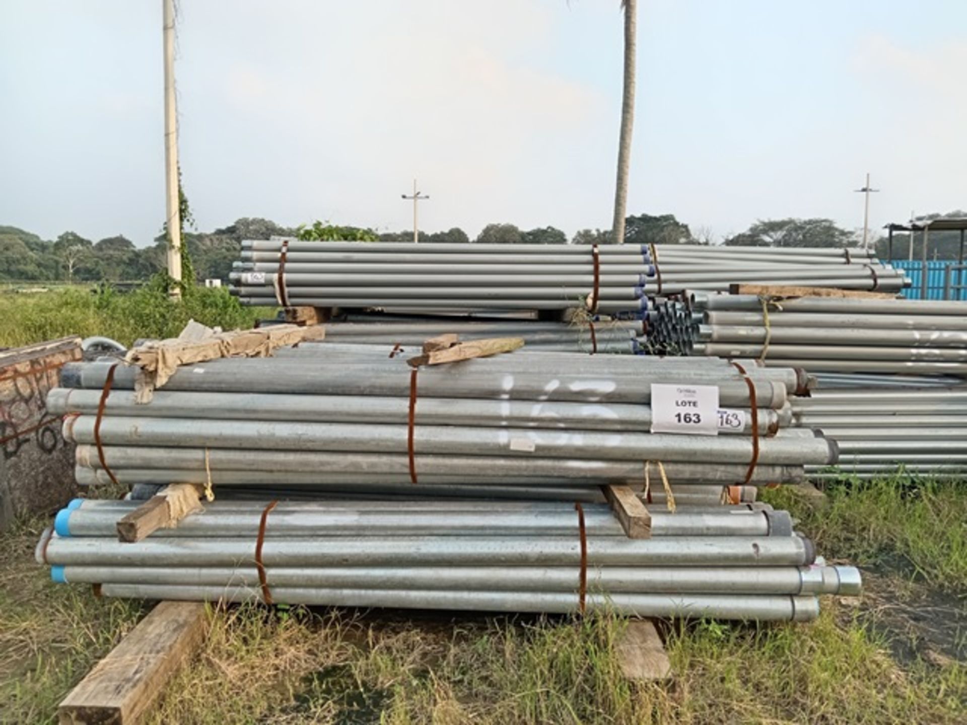 LOT OF 4375 METERS OF GALVANIZED CARBON STEEL PIPE WITH THREADED ENDS - Image 3 of 10