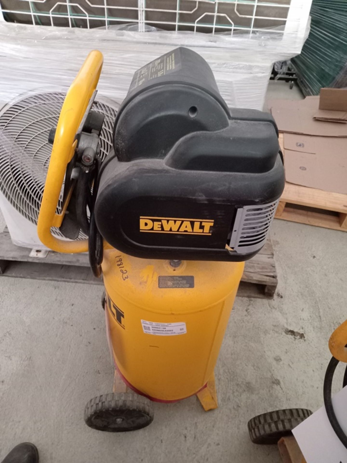 AIR COMPRESSOR - Image 4 of 4