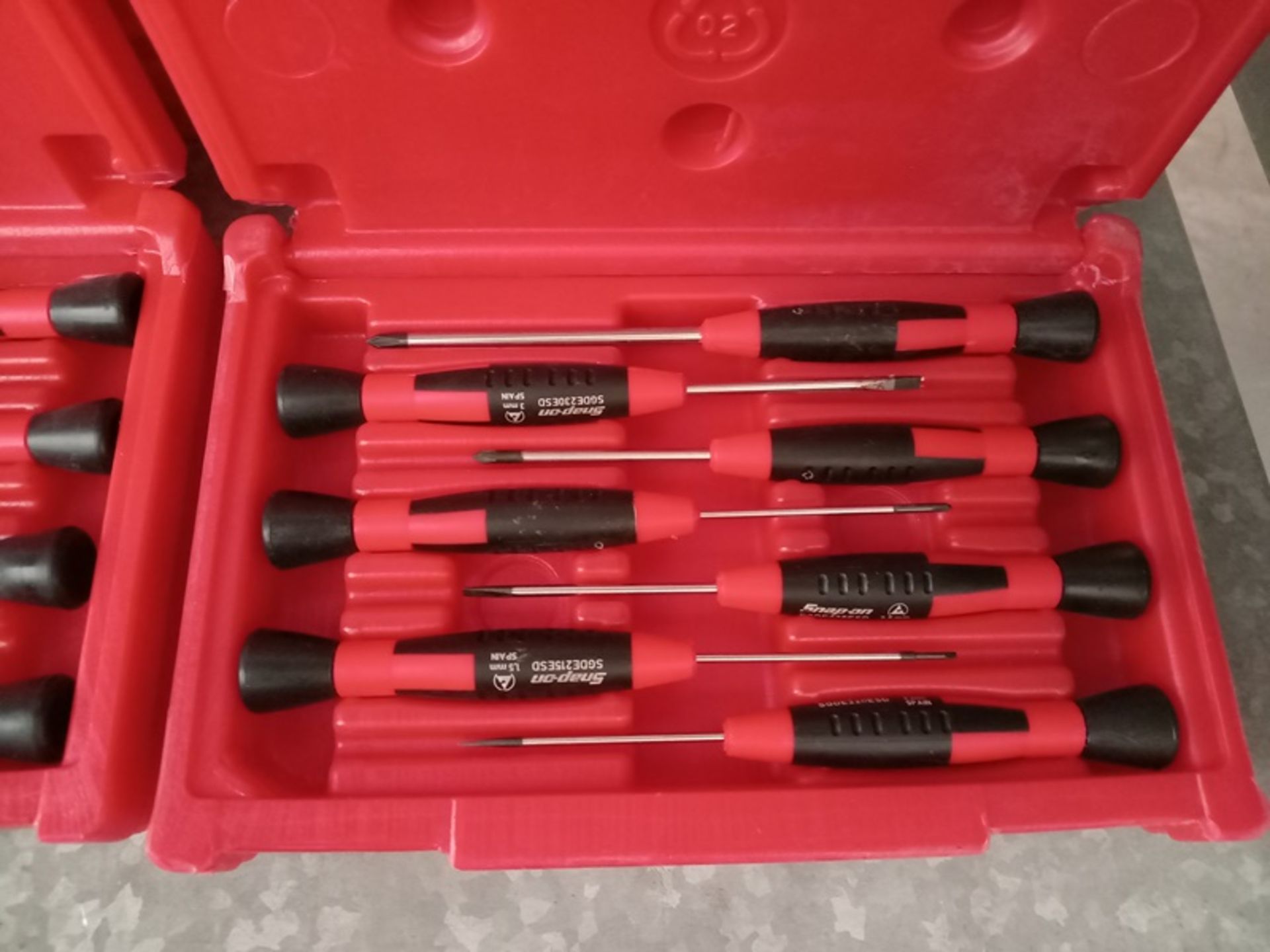 LOT OF (28) SCREWdriver SETS - Image 4 of 5