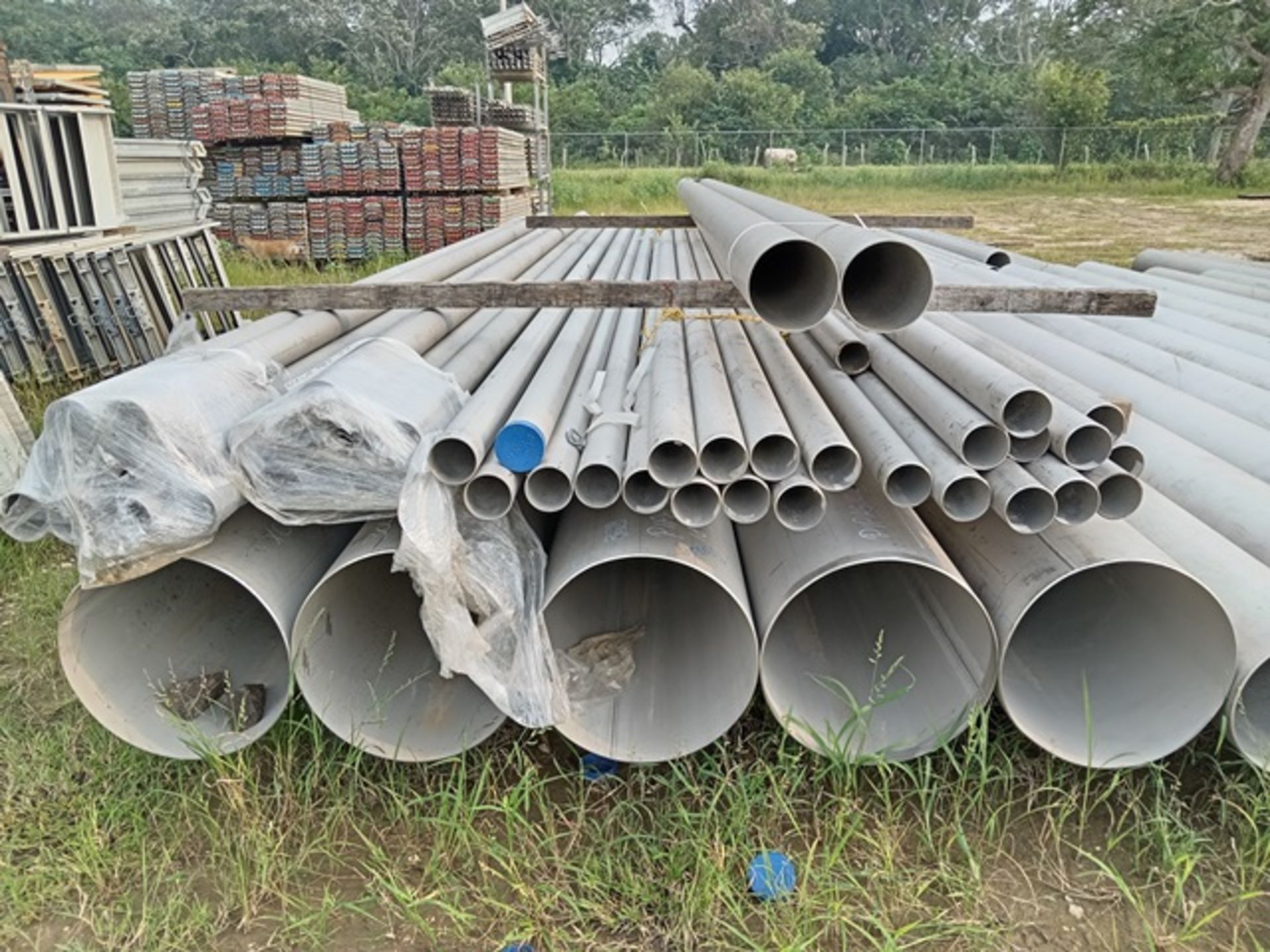 LOT OF APPROXIMATELY 133 METERS OF T-304 AND T-316 STAINLESS STEEL PIPE - Image 5 of 6