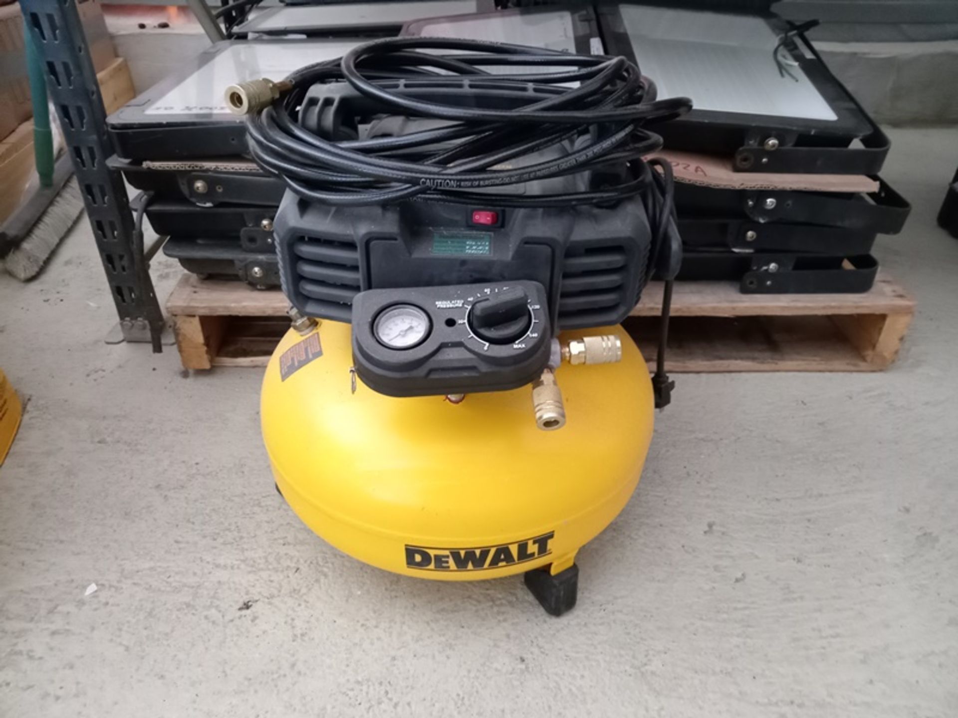 AIR COMPRESSOR - Image 2 of 5