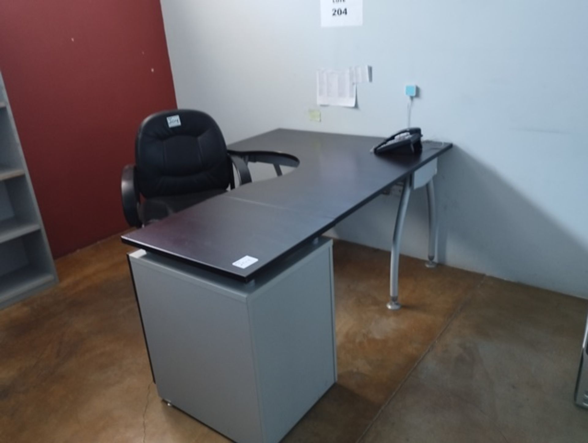 LOT OF OFFICE FURNITURE - Image 5 of 7