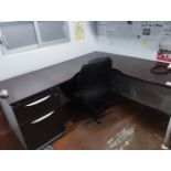 LOT OF OFFICE FURNITURE