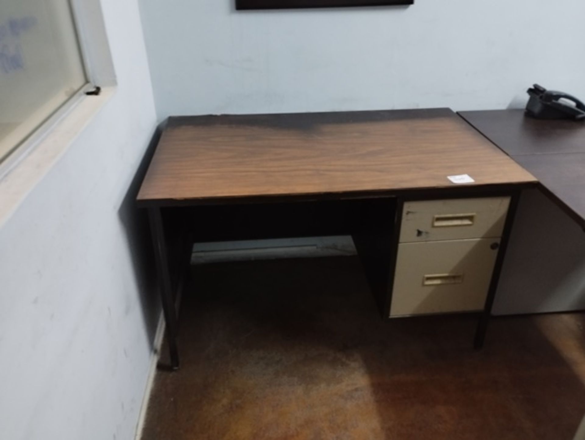 LOT OF OFFICE FURNITURE - Image 2 of 4