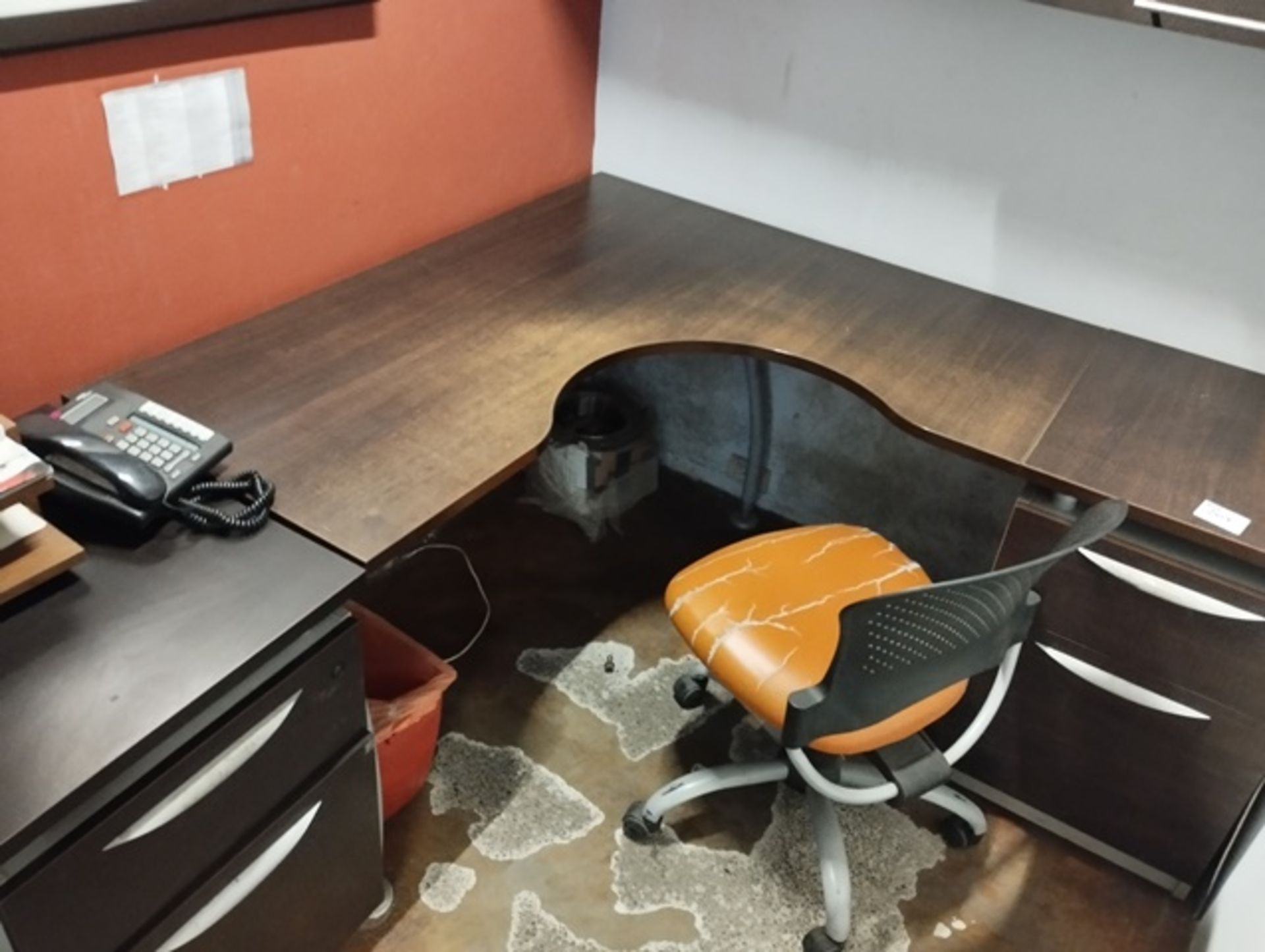 LOT OF OFFICE FURNITURE - Image 10 of 10