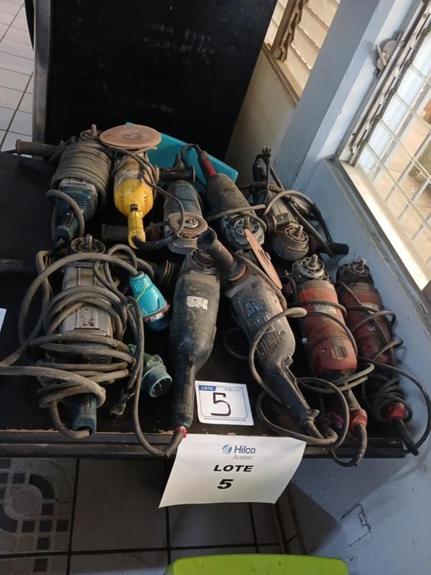 LOT OF ELECTRIC HAND TOOLS