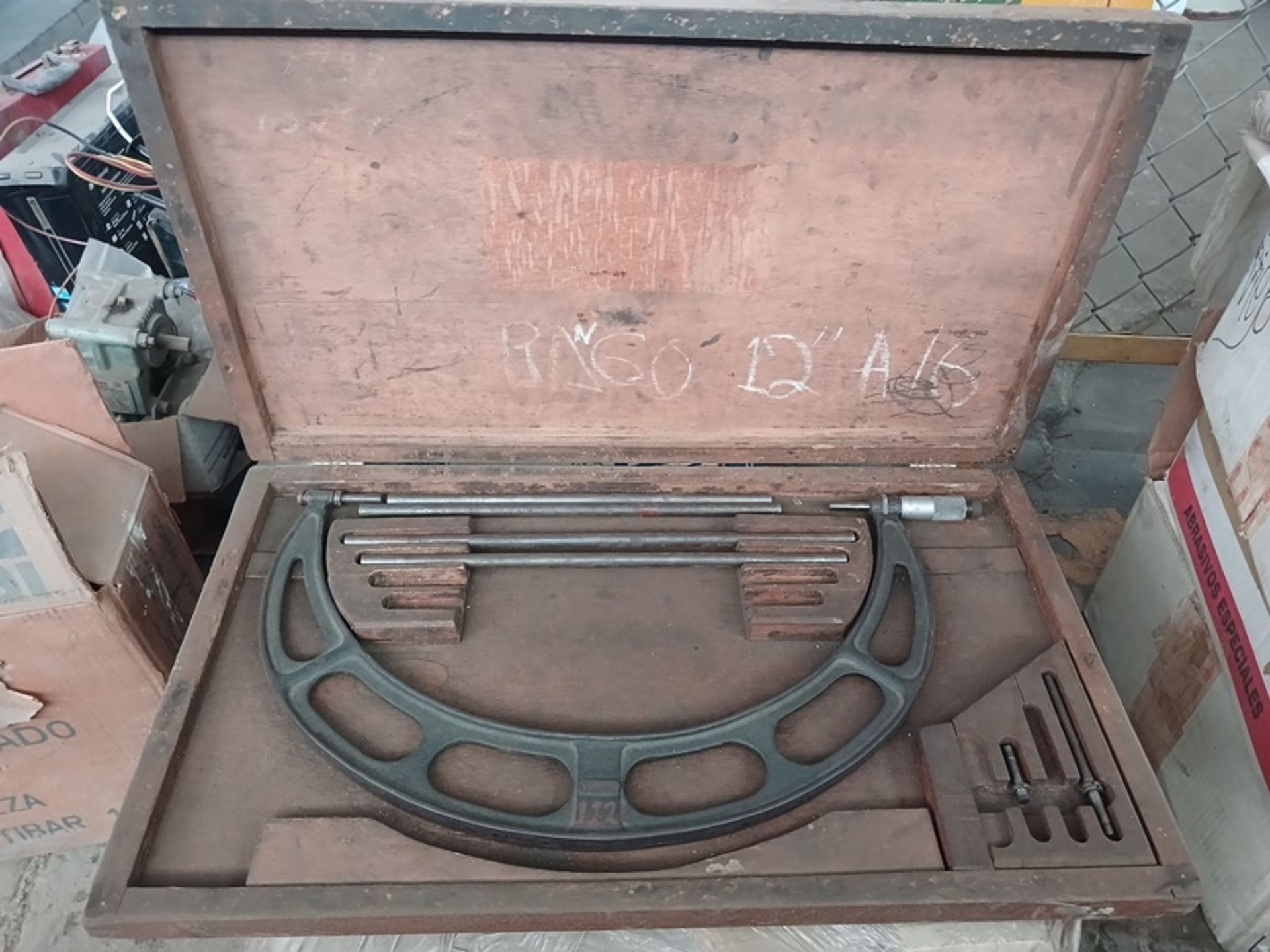 LOT OF MEASURING EQUIPMENT - Image 8 of 10