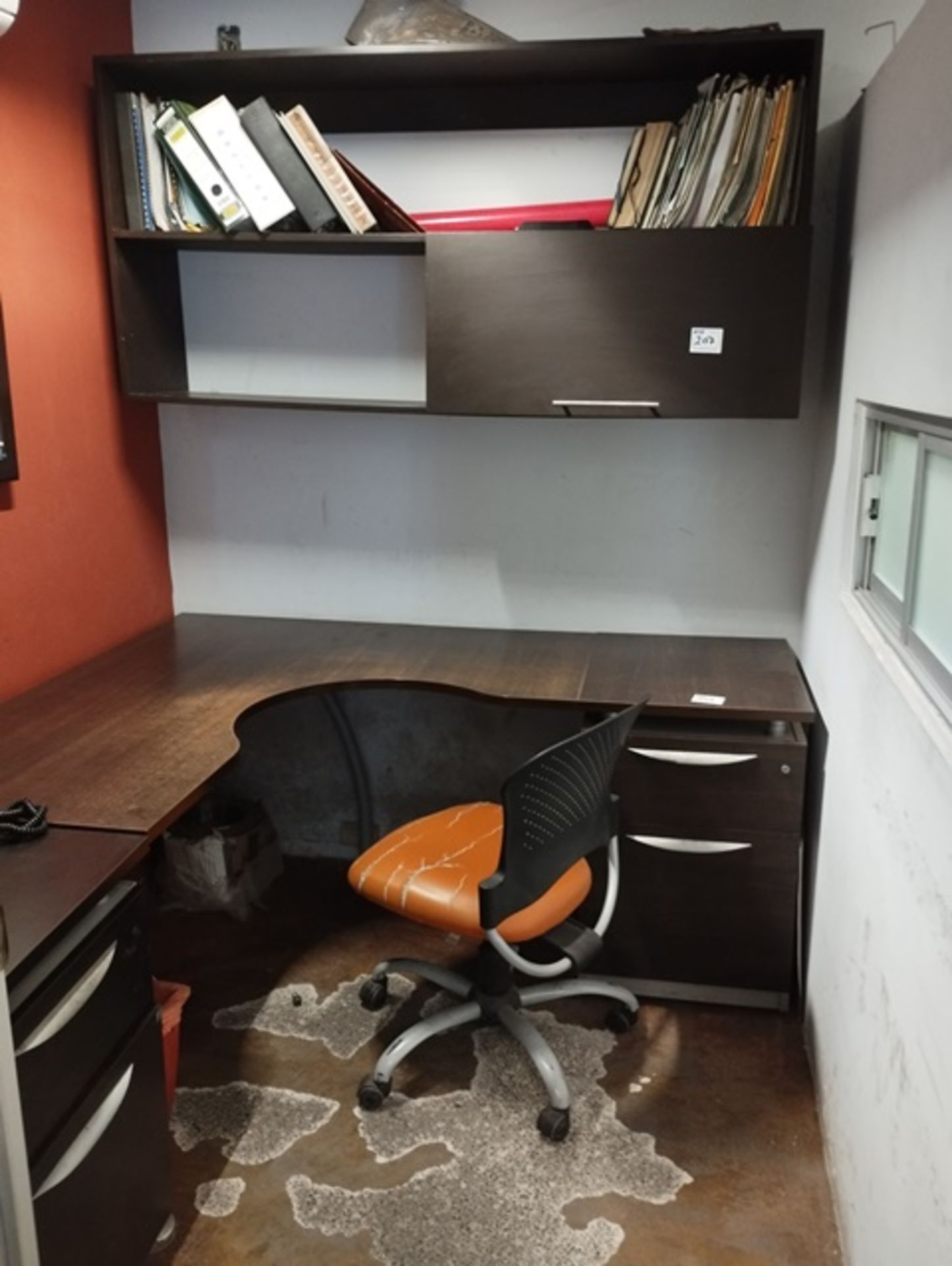 LOT OF OFFICE FURNITURE - Image 8 of 10