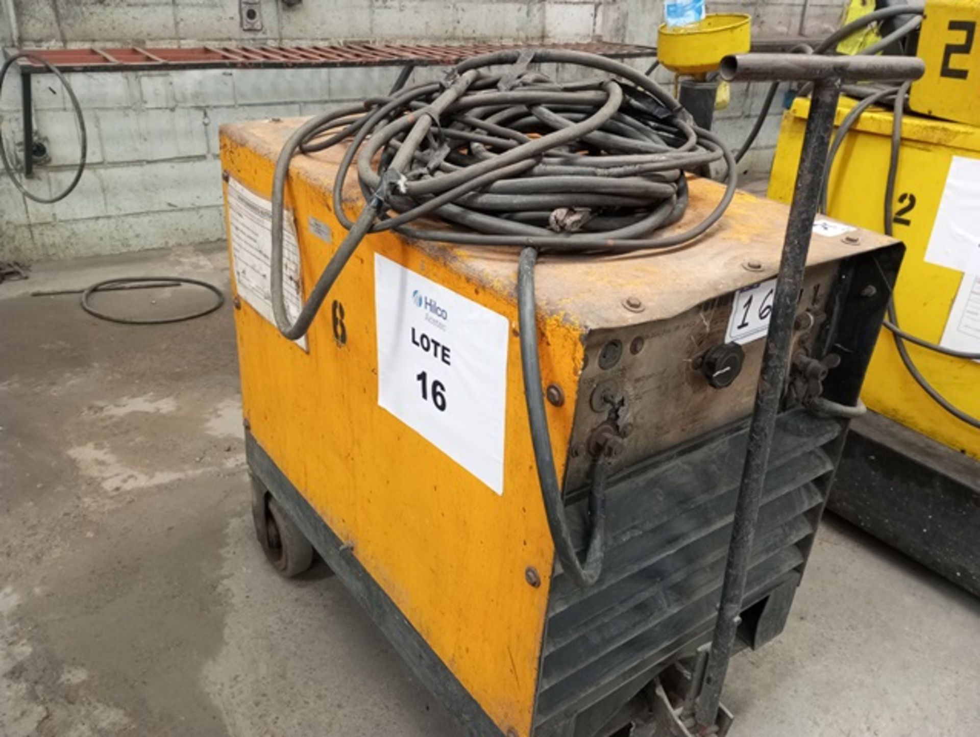 WELDING MACHINE