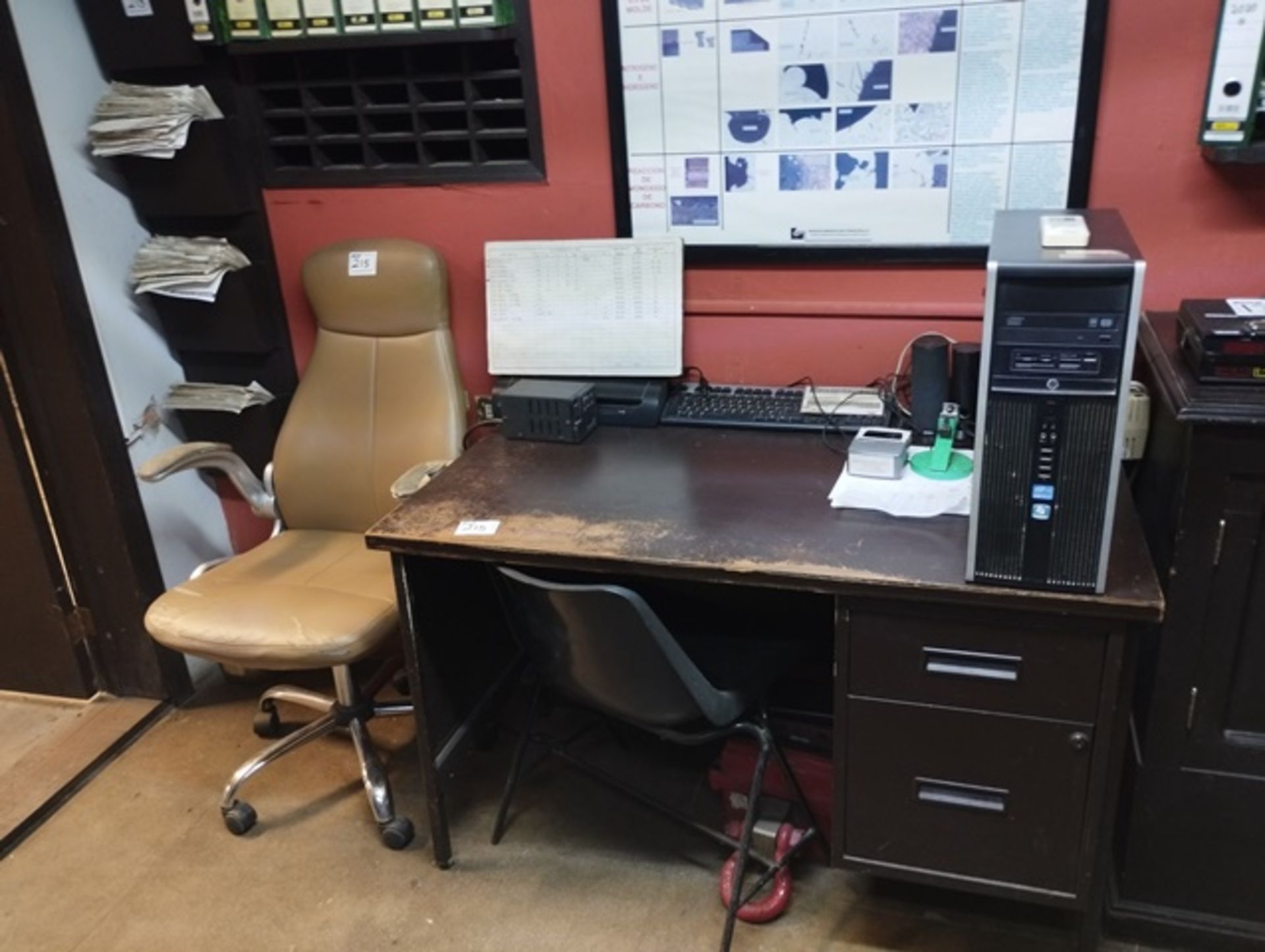 LOT OF OFFICE FURNITURE - Image 2 of 5