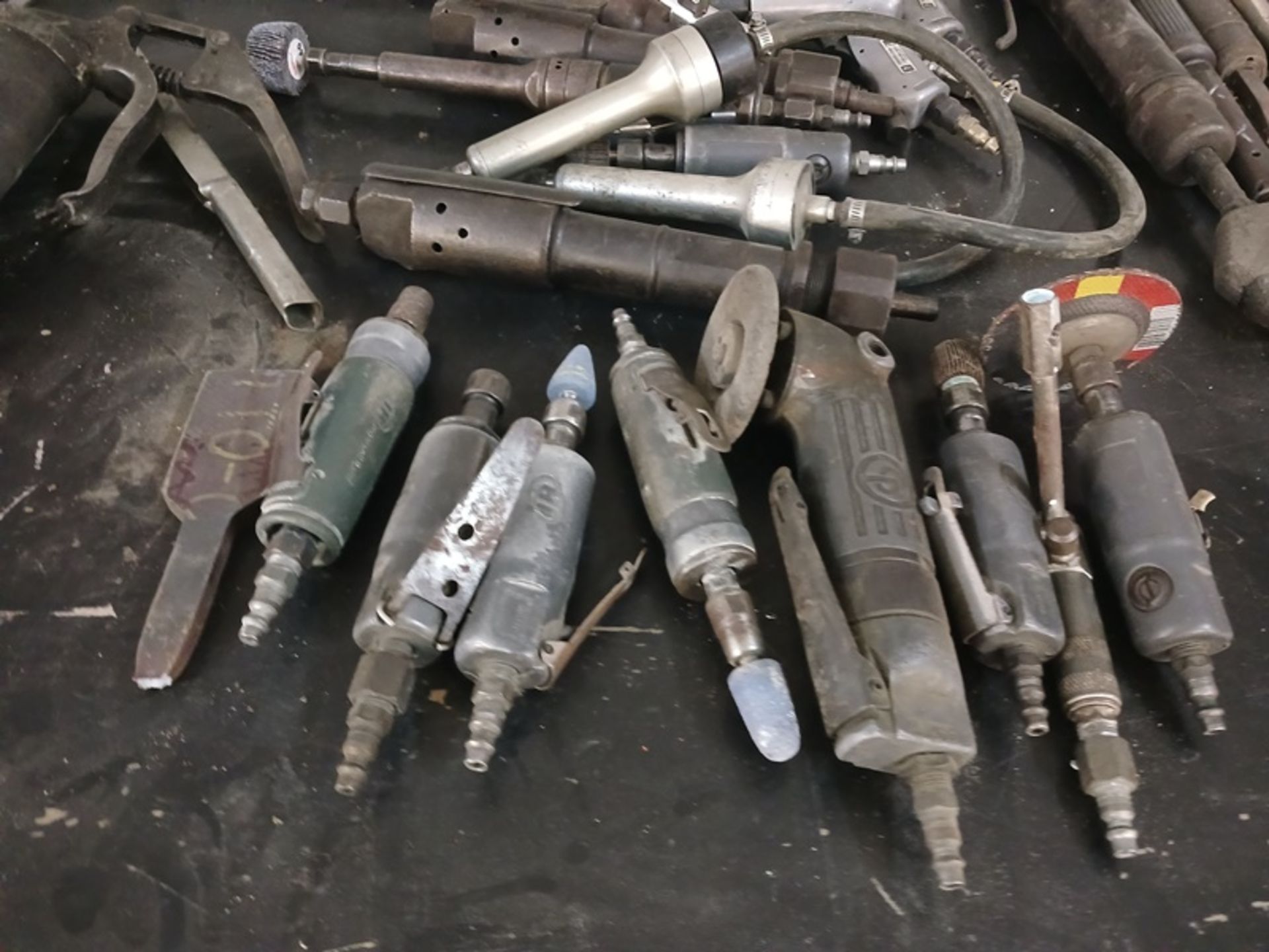 LOT OF HAND TOOLS - Image 5 of 7
