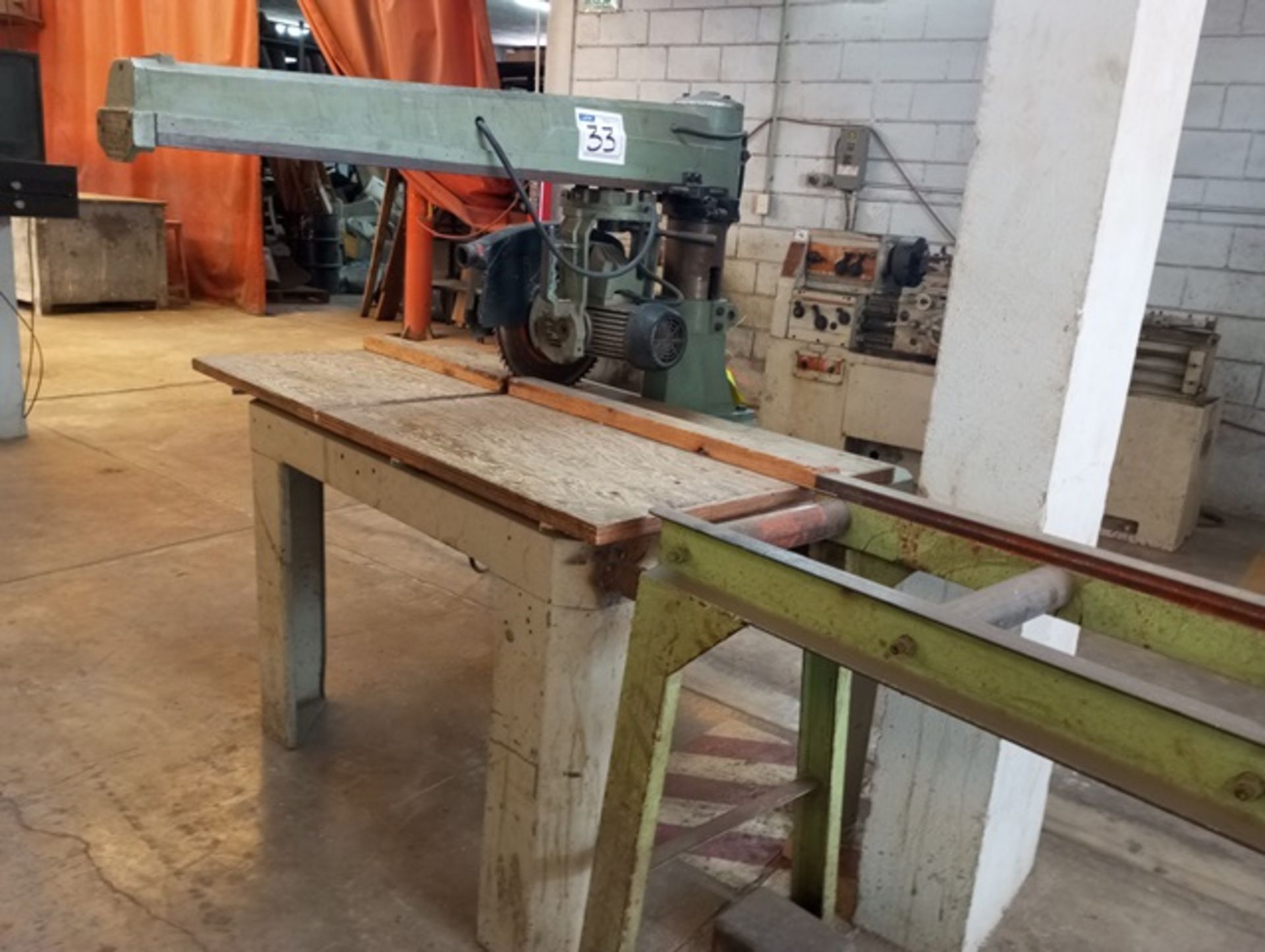 RADIAL ARM SAW - Image 2 of 4