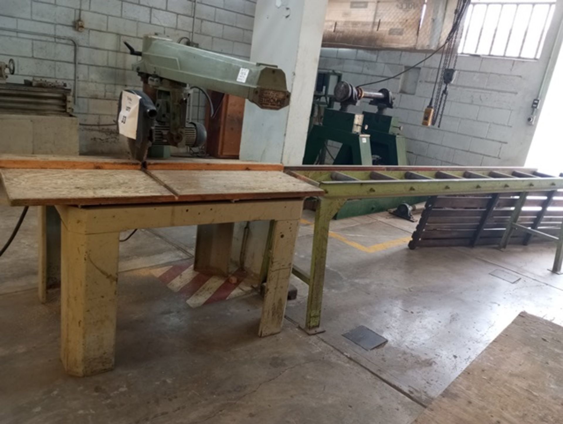 RADIAL ARM SAW - Image 3 of 4