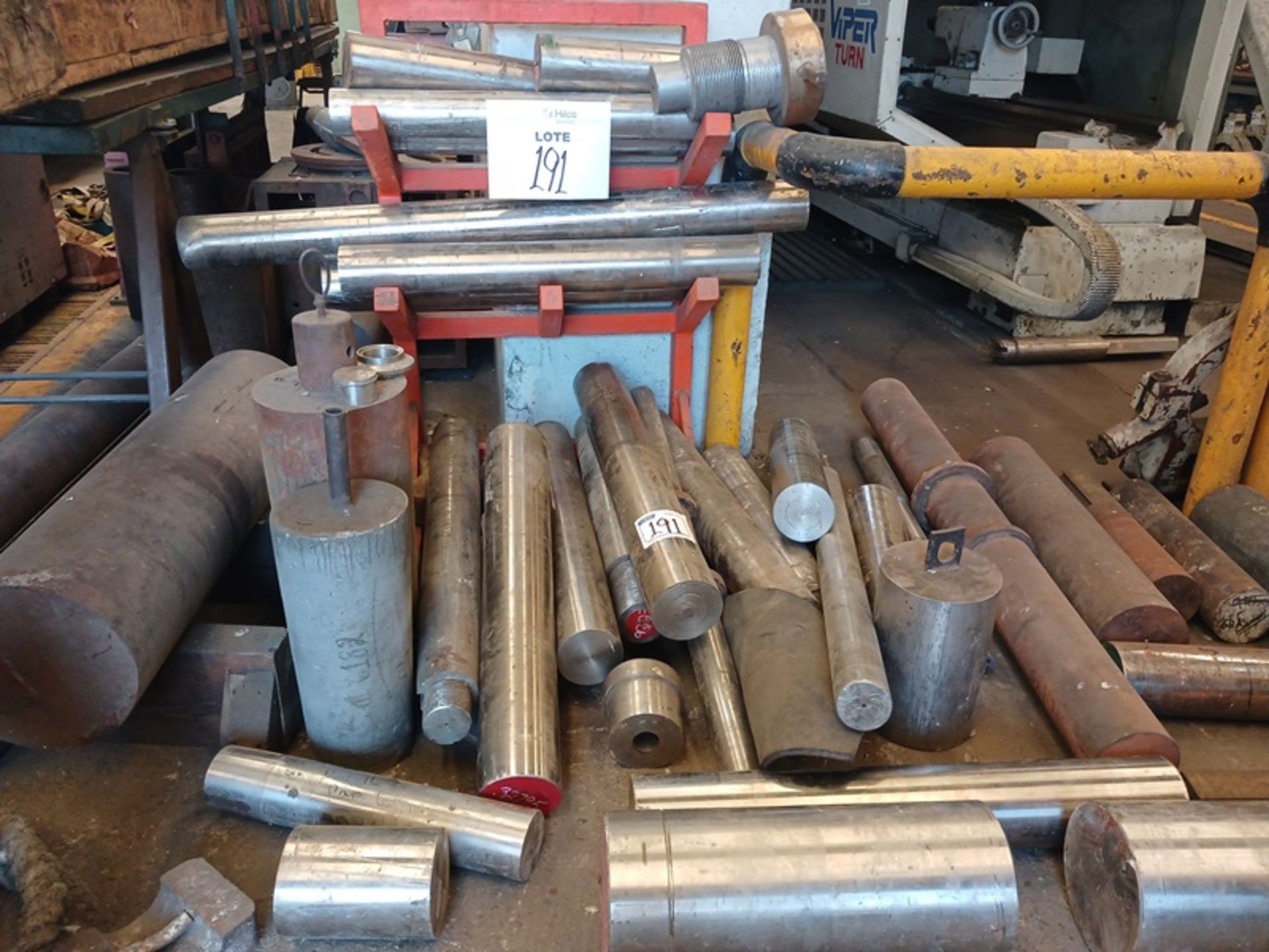 LOT OF STAINLESS STEEL AND CARBON STEEL ROD