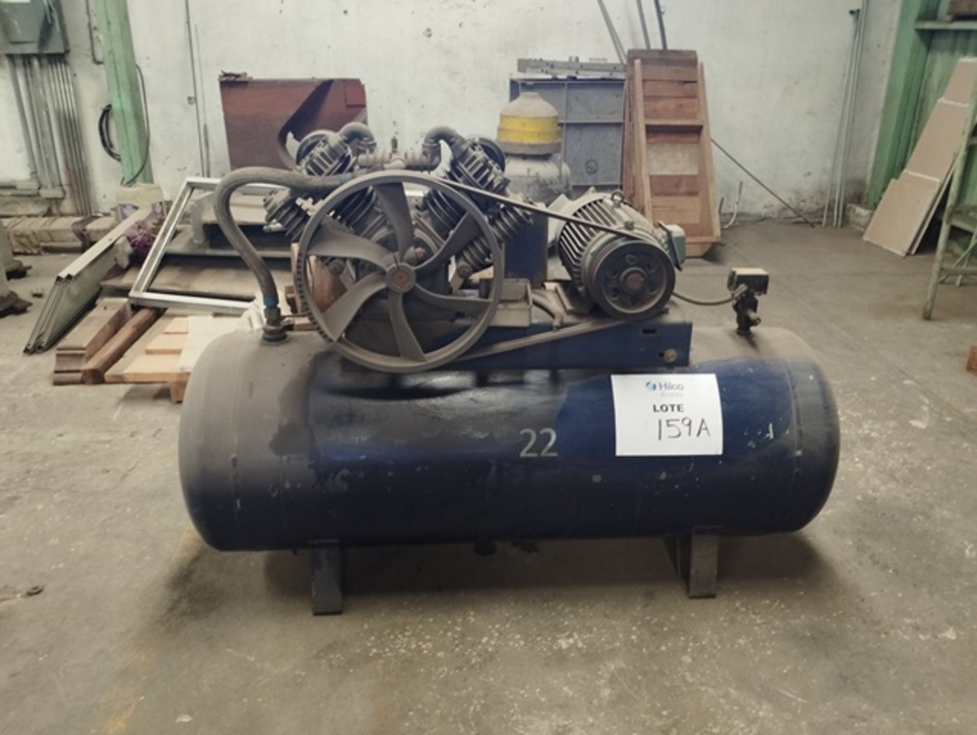 AIR COMPRESSOR