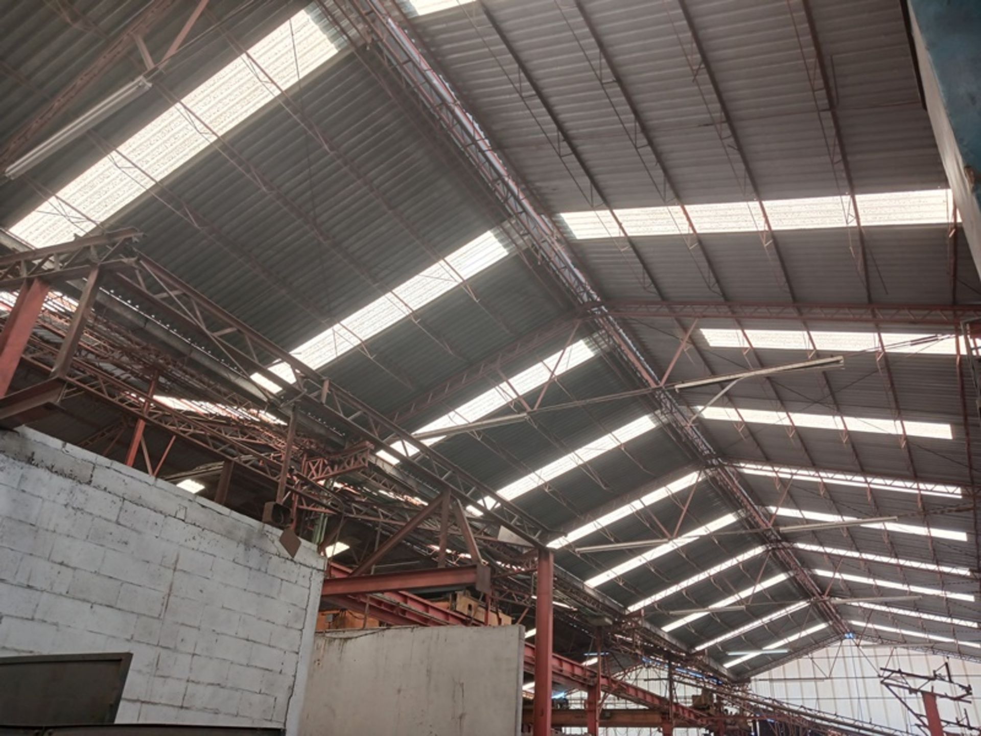 LOT OF STRUCTURE AND ROOFING SHEETS - Image 2 of 4