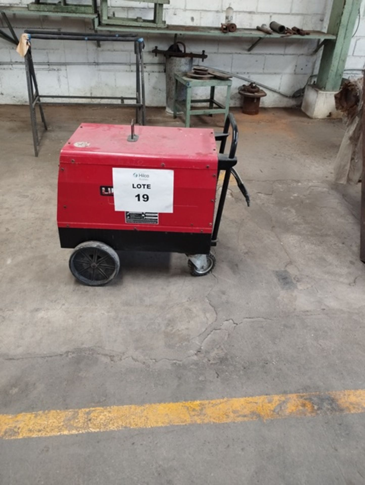 WELDING MACHINE