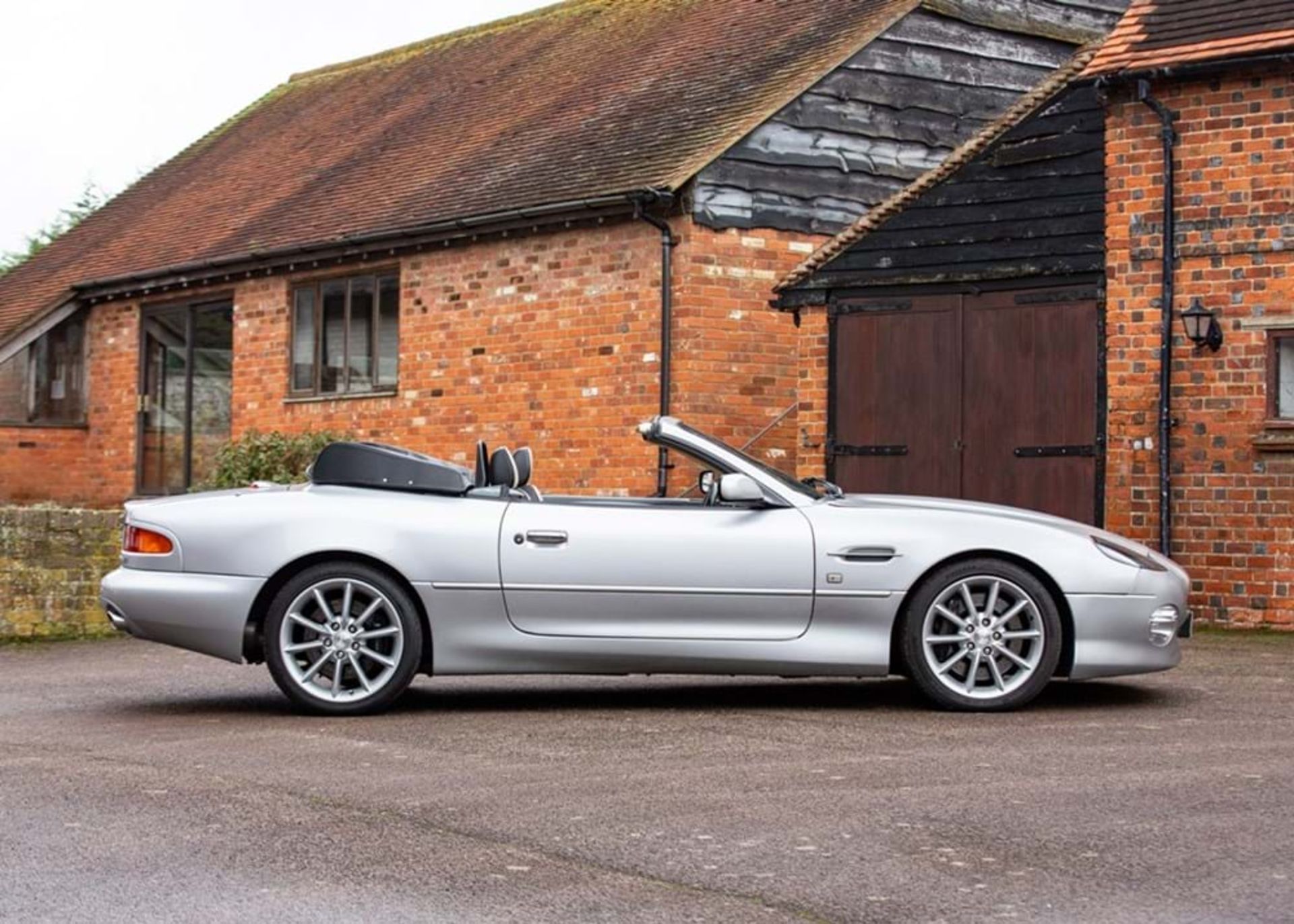 2002 Aston Martin DB7 Vantage Volante - Image 9 of 10