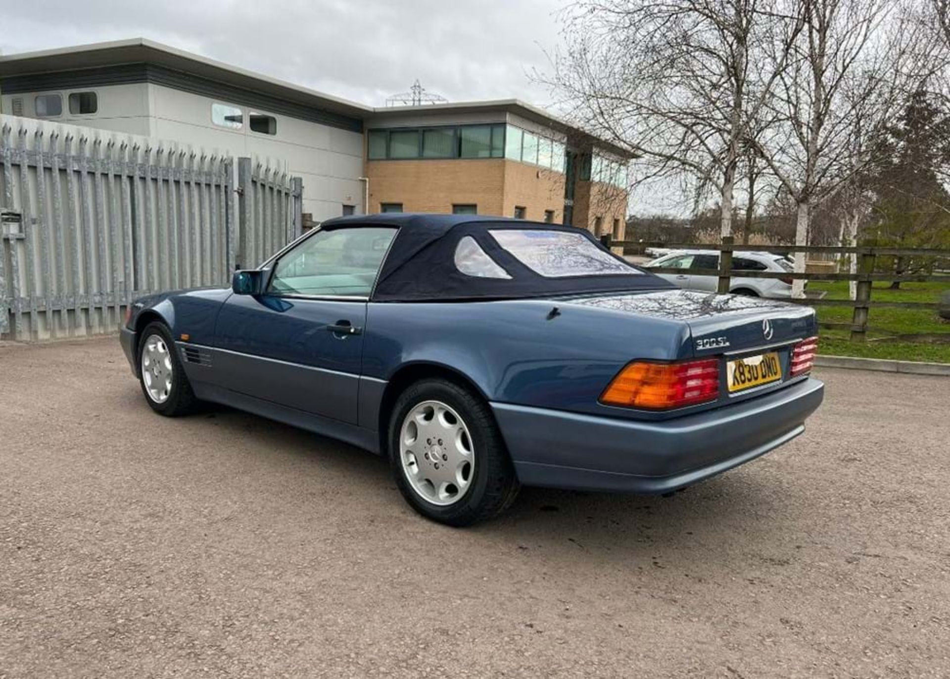 1993 Mercedes-Benz SL300 - Image 9 of 10