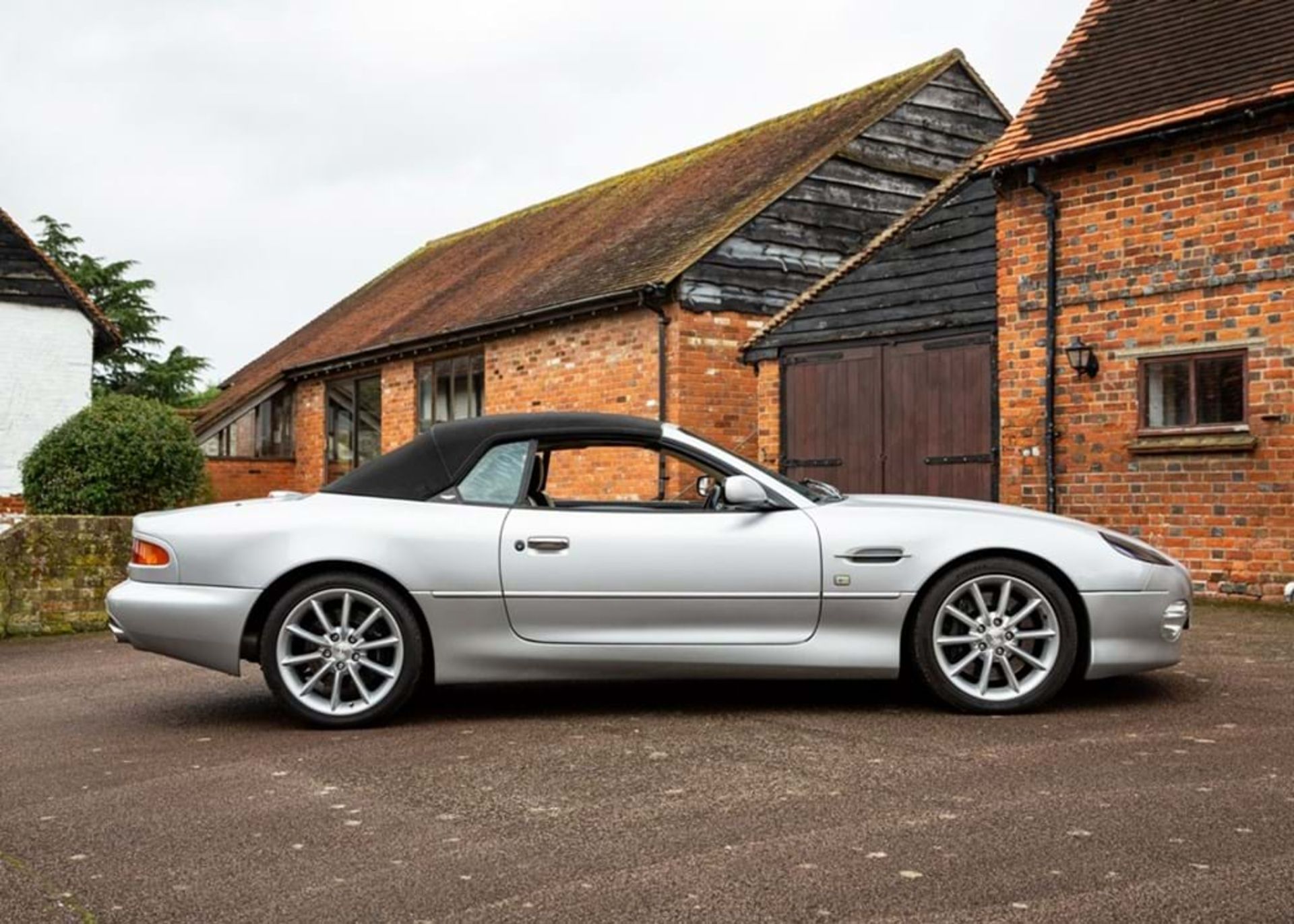 2002 Aston Martin DB7 Vantage Volante - Image 6 of 10