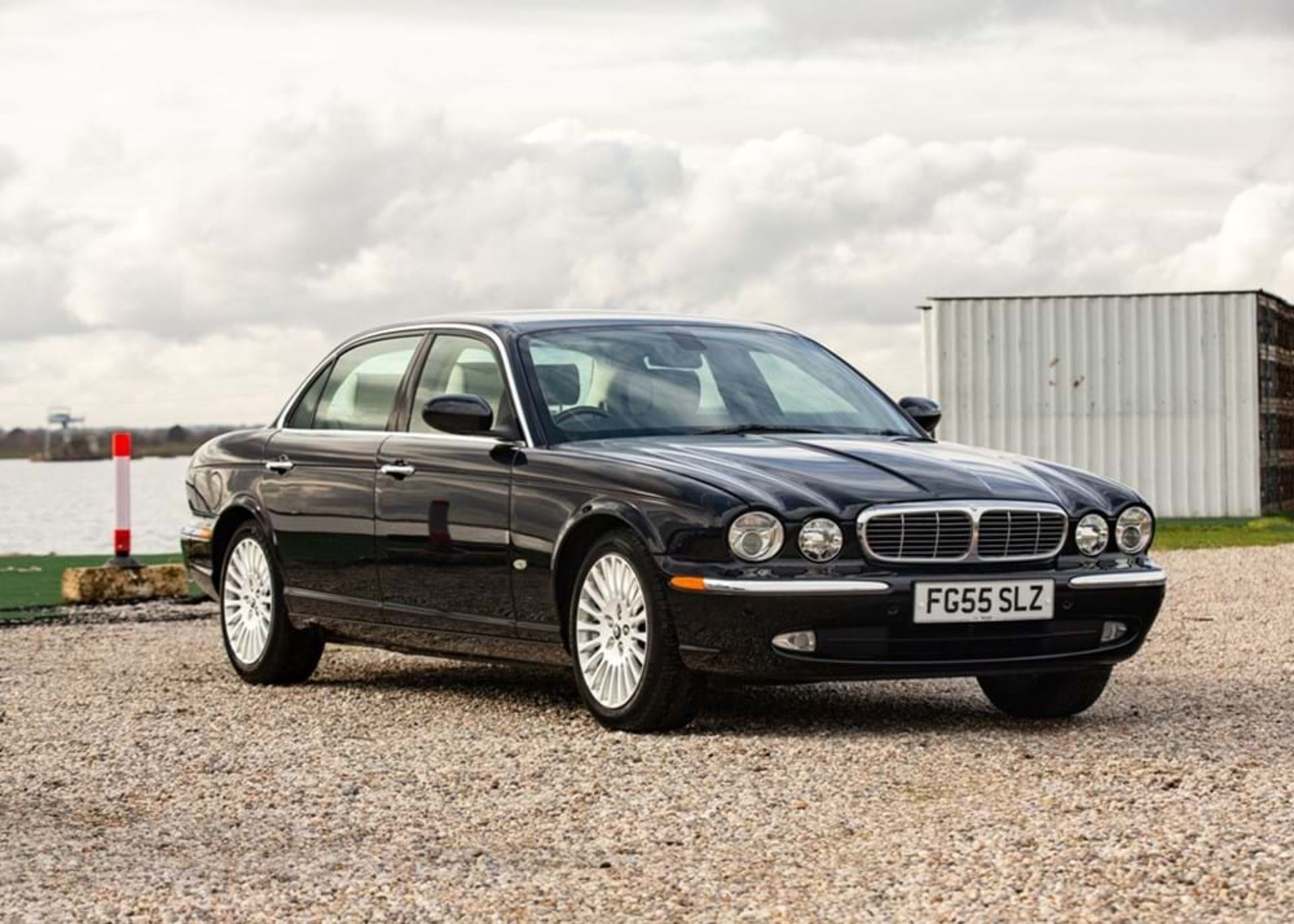 2005 Jaguar Sovereign V8 LWB (4.2 Litre) - Image 6 of 10