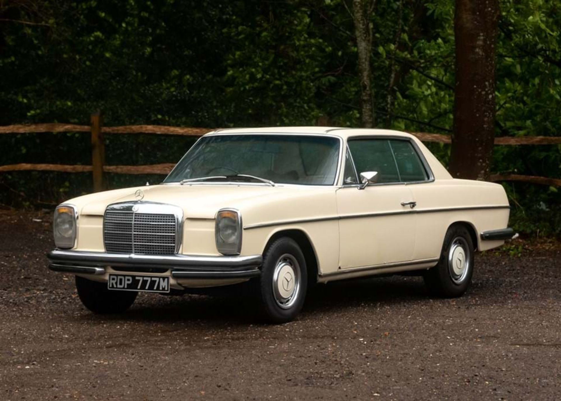 1973 Mercedes-Benz 280CE €œFrom the Cheesbrough collection€ - Image 7 of 7