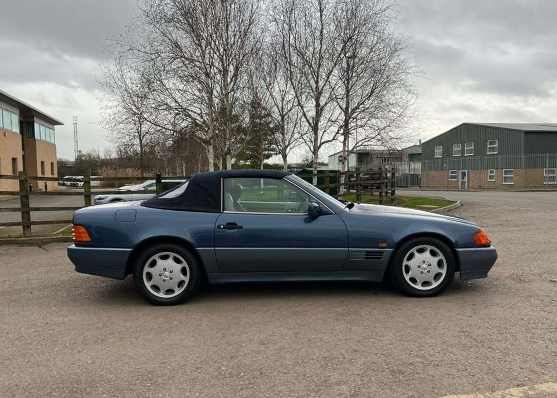 1993 Mercedes-Benz SL300 - Image 6 of 10