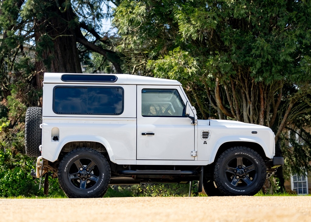 2013 Land Rover Defender 90 XS Urban Truck Glacier Edition - Image 2 of 20