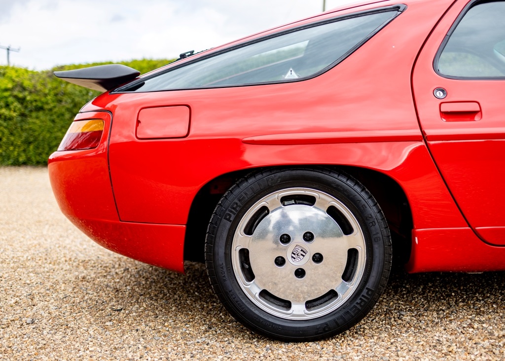 1990 Porsche 928 S4 - Image 11 of 50