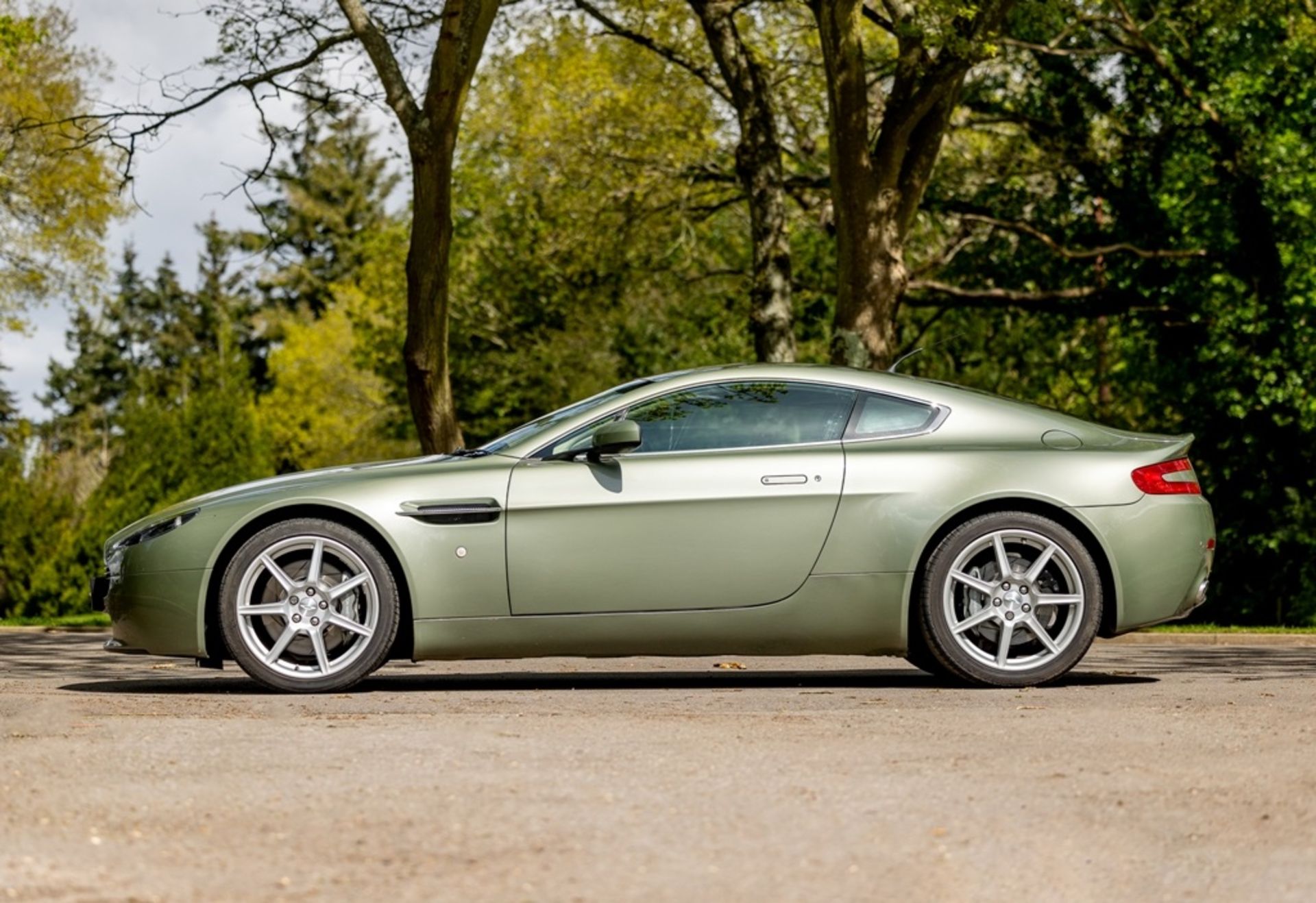 2007 Aston Martin V8 Vantage - Image 2 of 14