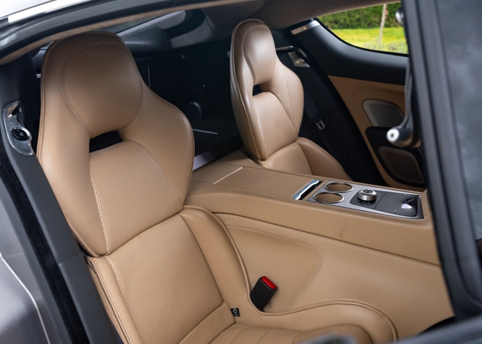 2010 Aston Martin Rapide - Image 9 of 19