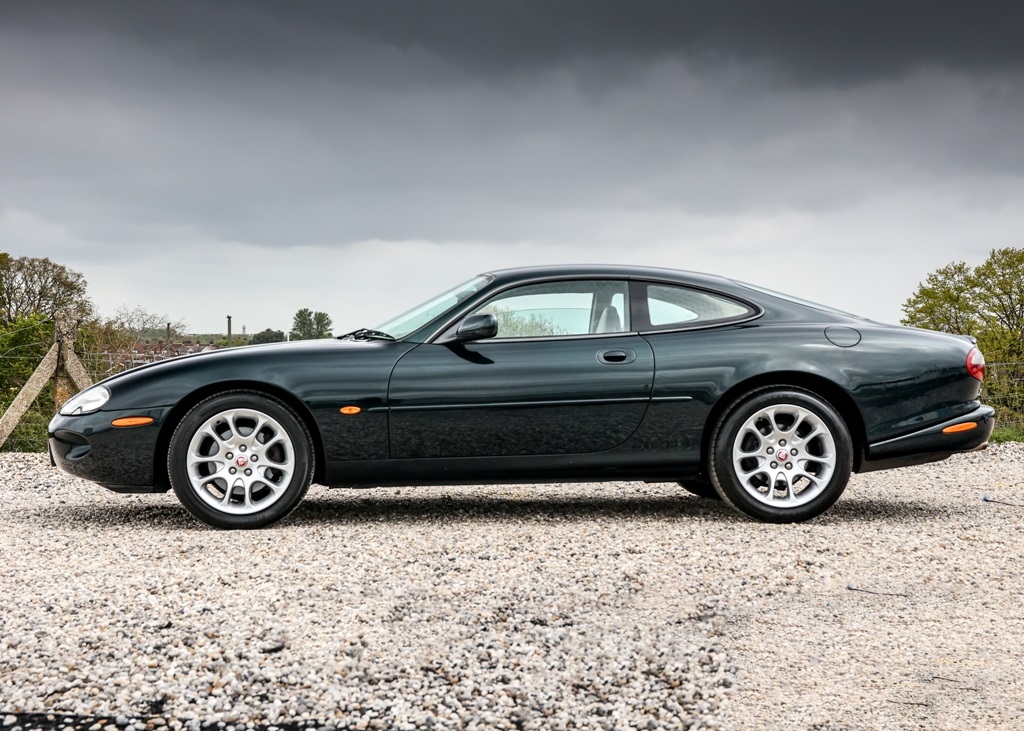 2000 Jaguar XKR Coupé - Image 2 of 24