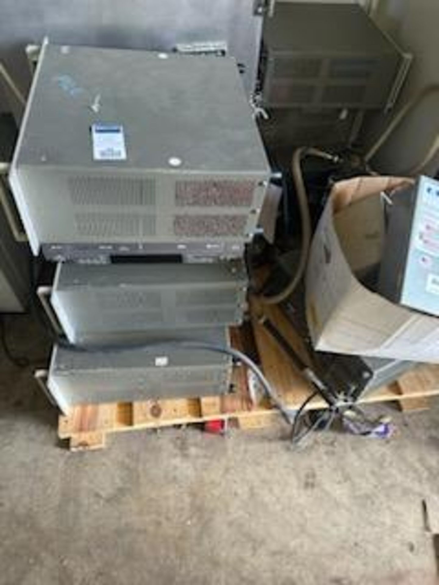 (1) Pallet Of HP Power Supplies (6), Pump, Misc. Electrical Items. - Image 2 of 6