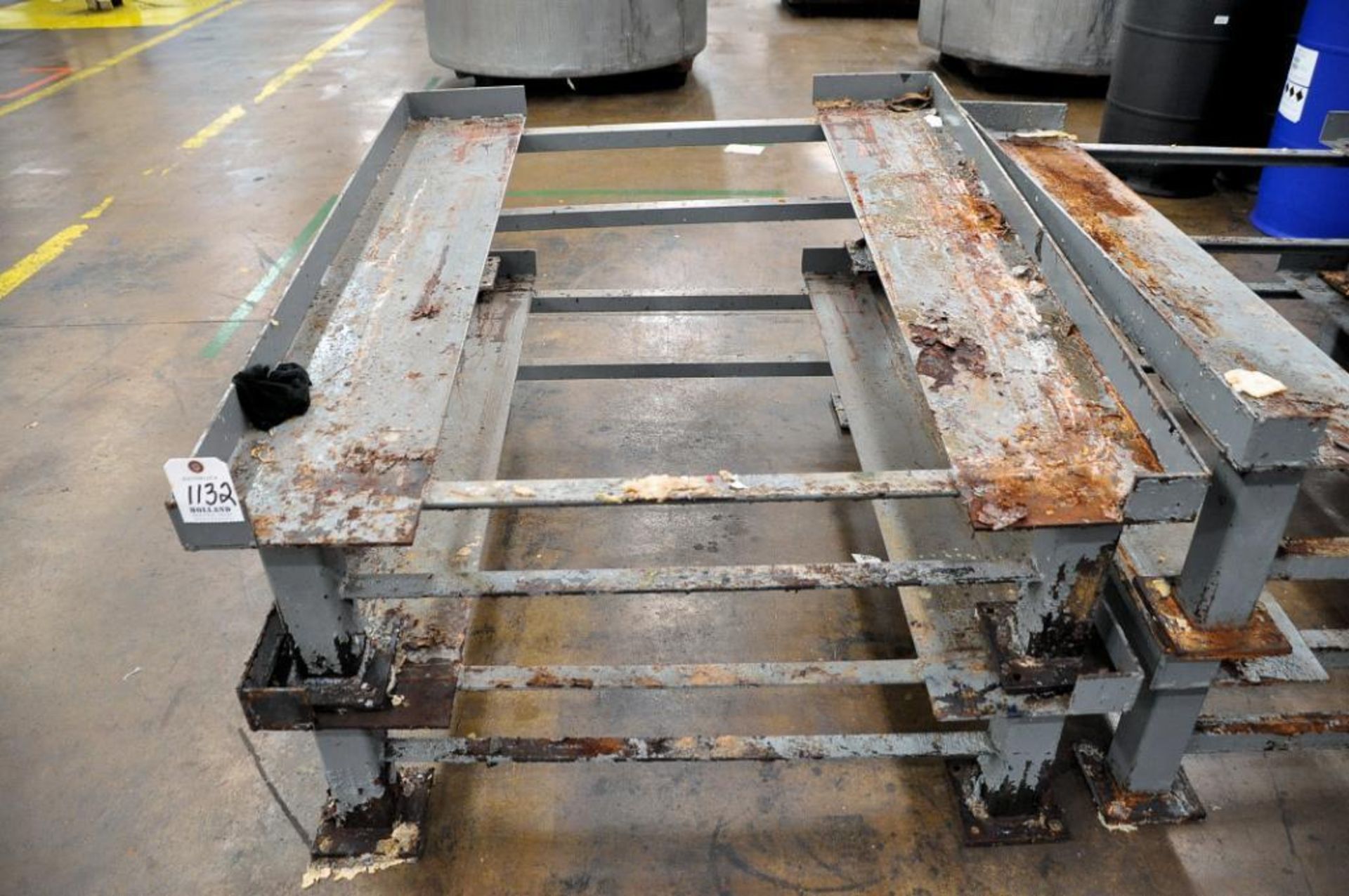 Lot - Heavy Duty Steel Stands in (1) Row - Image 2 of 4