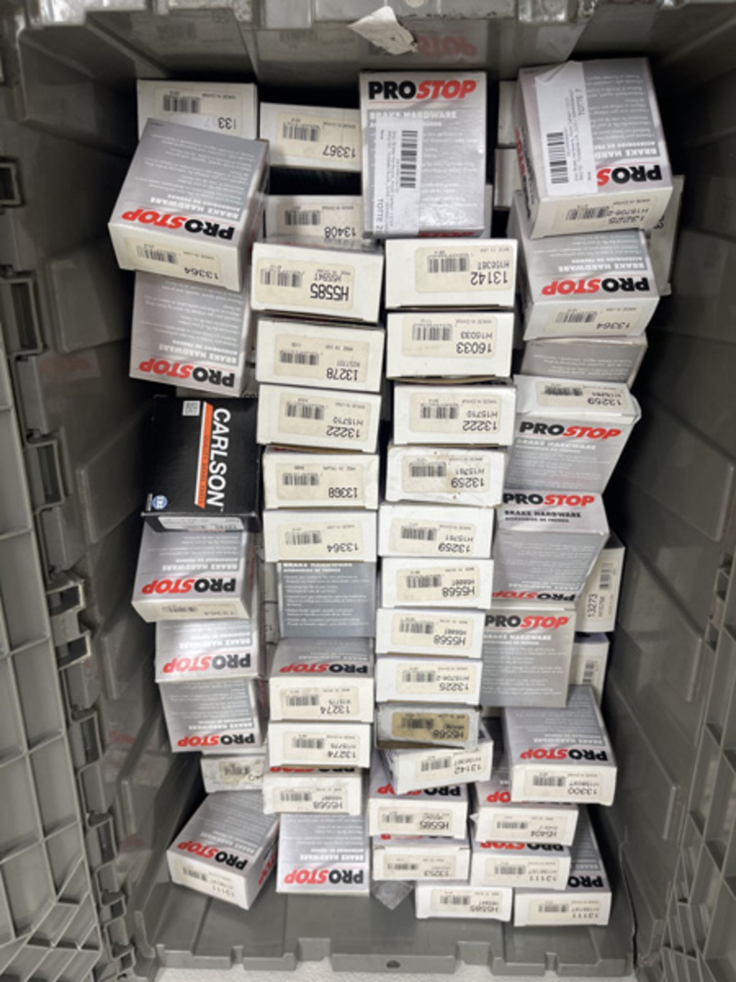 LOT - APPROXIMATELY (19) TOTES OF ASSORTED AUTOMOTIVE BELTS AND BRAKE HARDWARE - Image 9 of 17