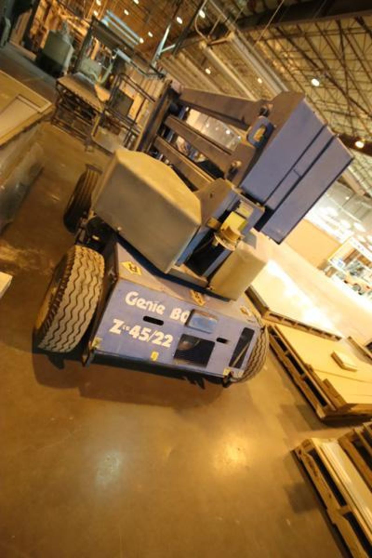 Genie Industries Model Z-45/22 manlift. S/N 4588-1737, 500 lb. max. workload, 45' max work platform - Bild 3 aus 4