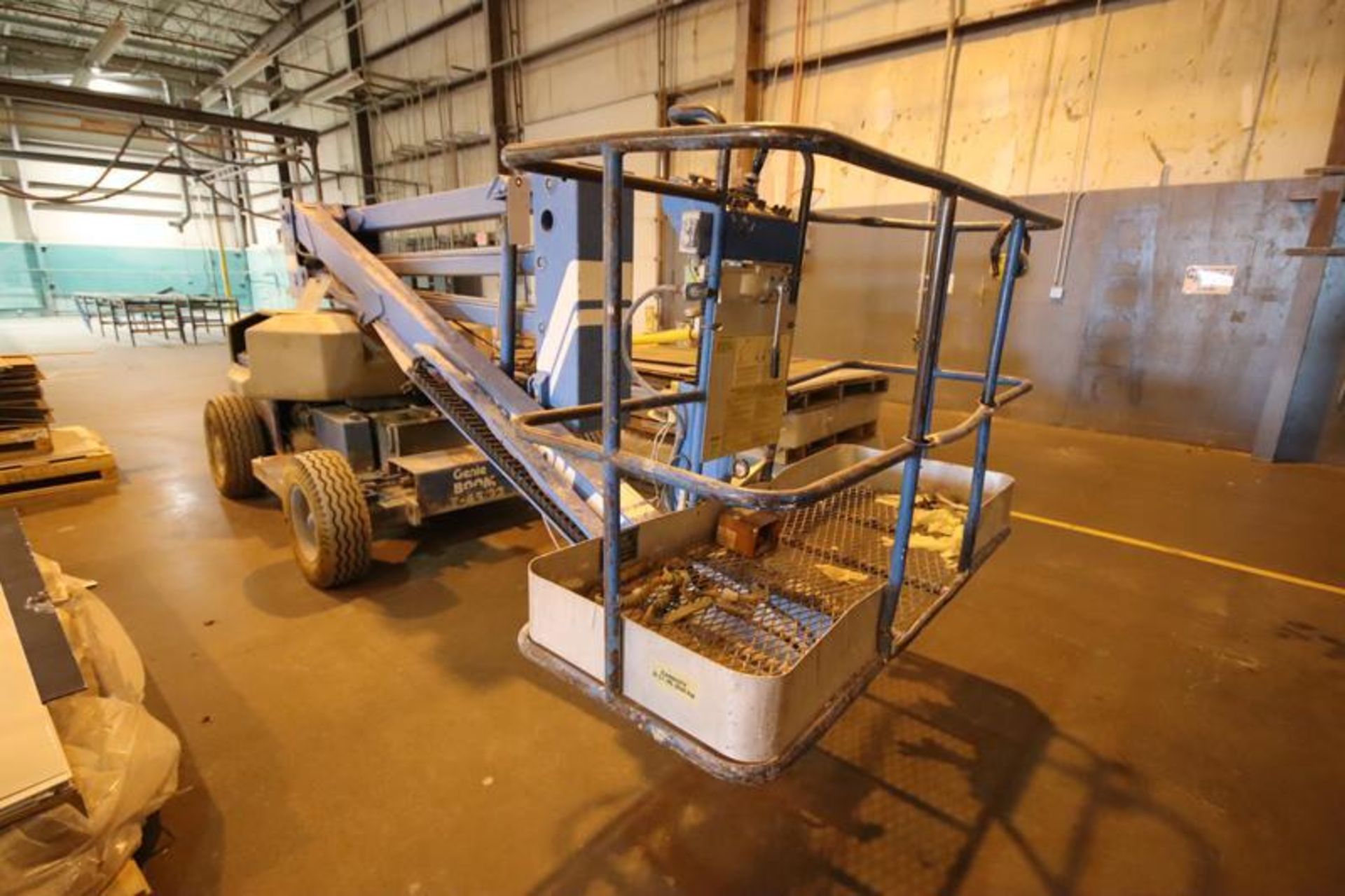 Genie Industries Model Z-45/22 manlift. S/N 4588-1737, 500 lb. max. workload, 45' max work platform