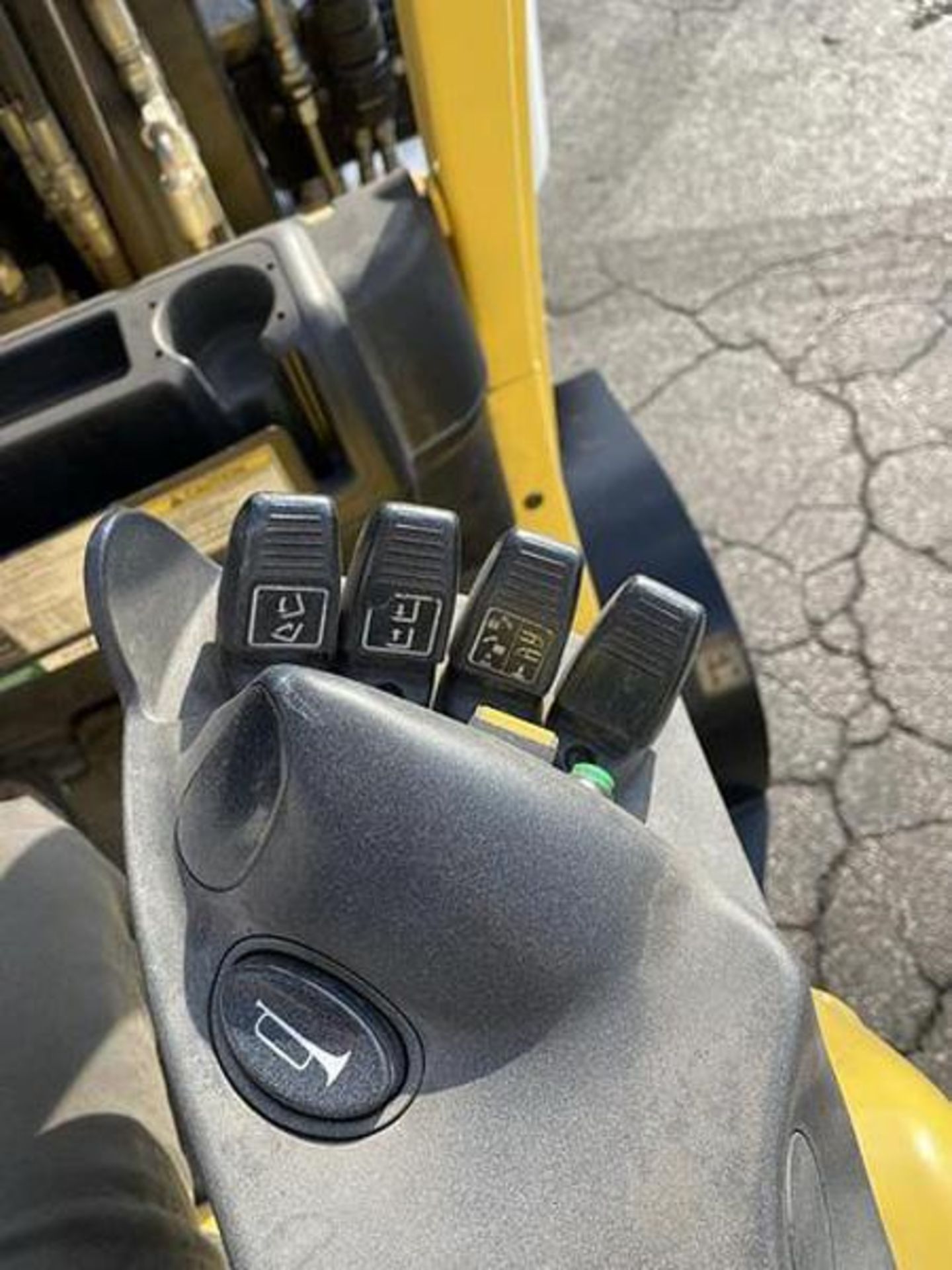 12,000 POUND HYSTER S120FTPRS FORKLIFT WITH PAPER ROLL CLAMP MFG. 2017 - Image 7 of 11