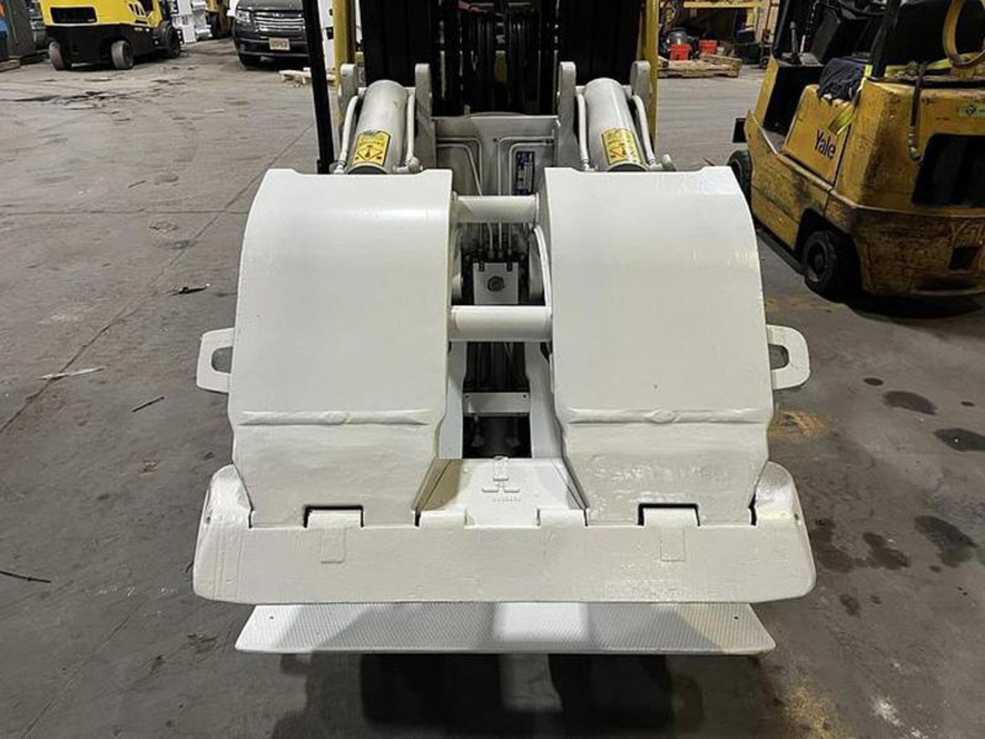 12,000 POUND HYSTER S120FTPRS PAPER ROLL CLAMP TRUCK - Image 12 of 14