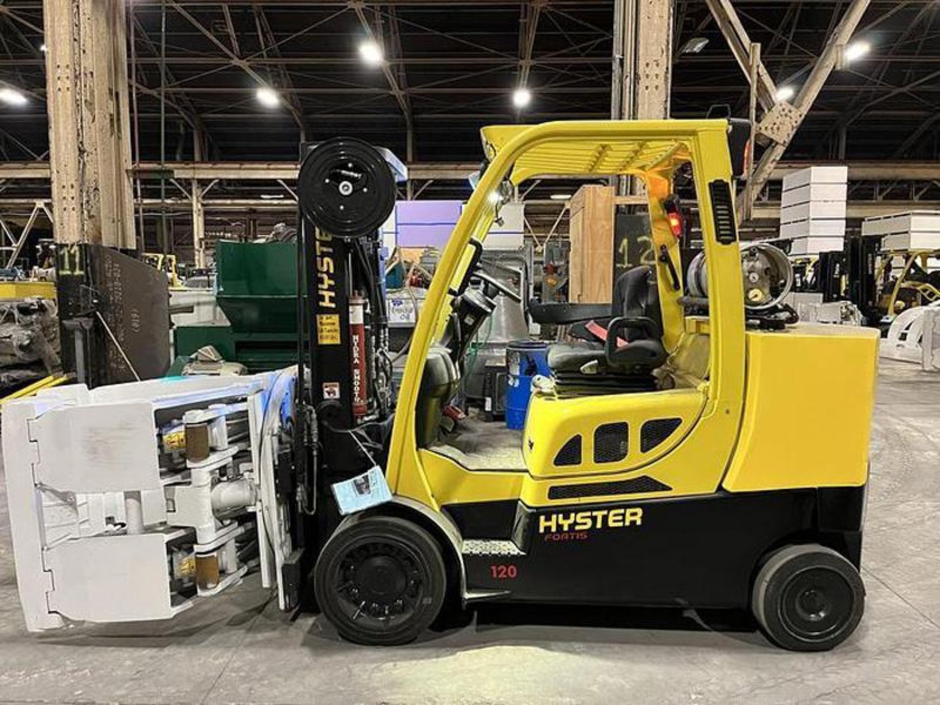2018 12,000 POUND HYSTER MODEL S120FTPRS TWO STAGE MAST - Image 3 of 17