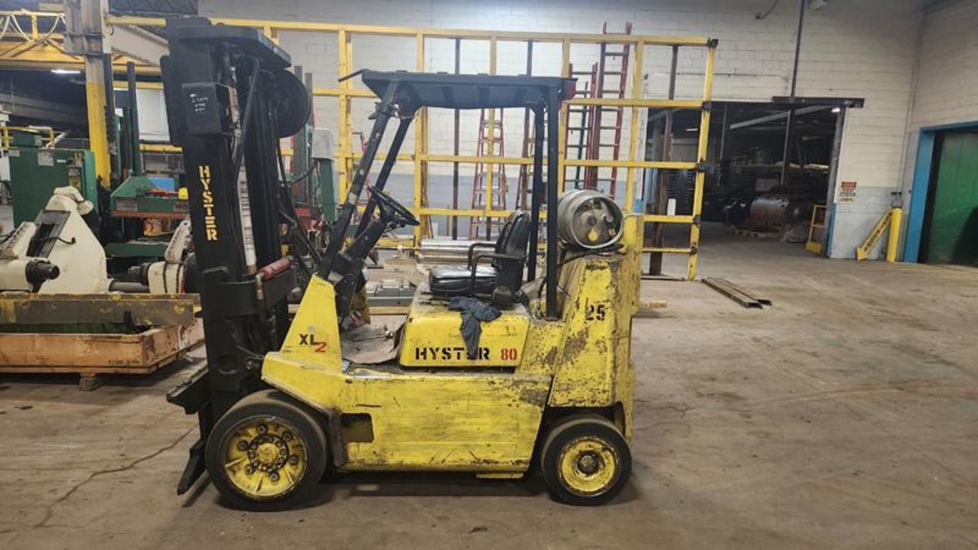 8,000 POUND HYSTER MODEL S80XLBCS BOX CAR SPECIAL FORKLIFT