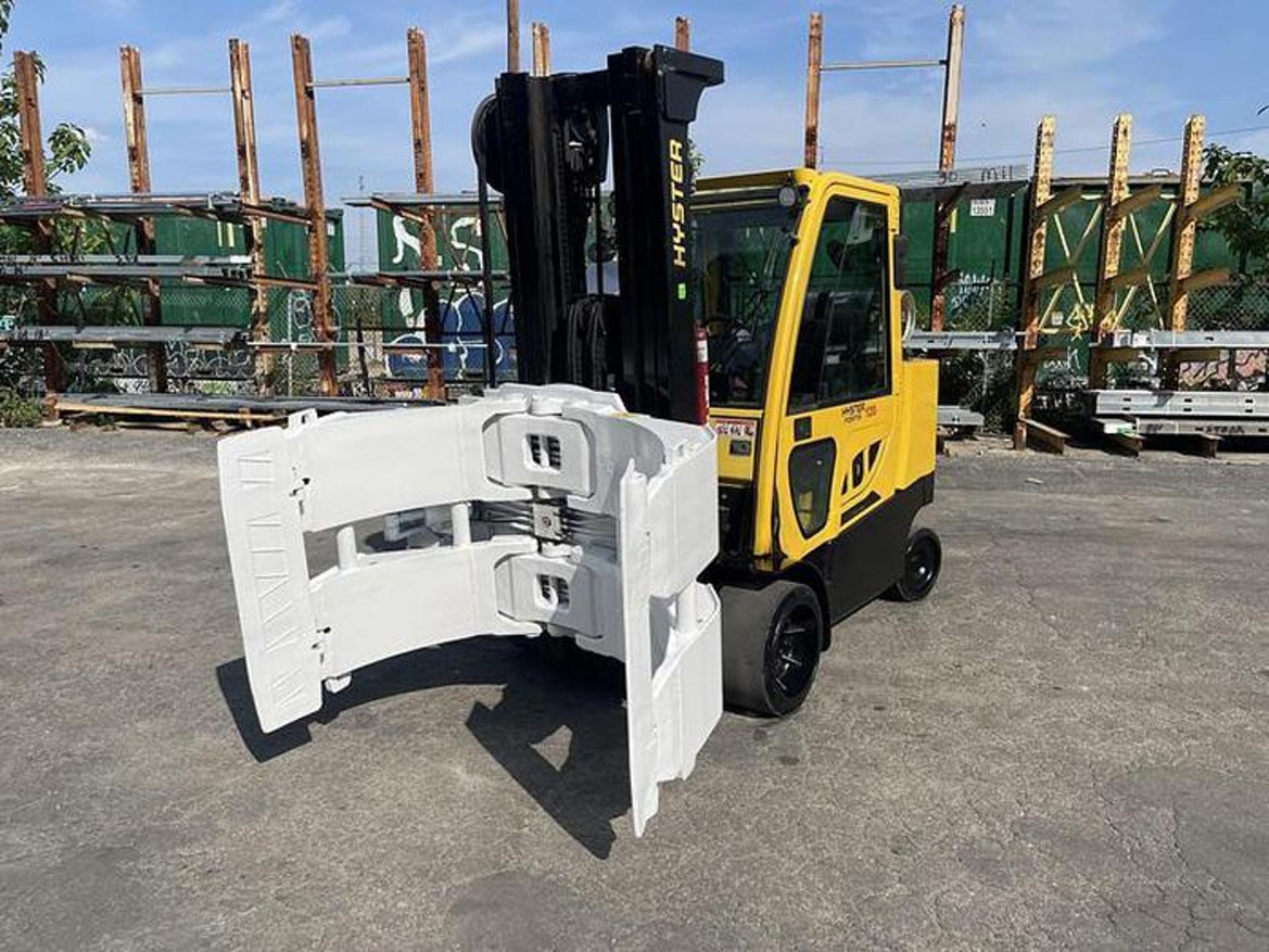 12,000 POUND HYSTER S120FTPRS FORKLIFT WITH PAPER ROLL CLAMP MFG. 2017 - Image 2 of 17