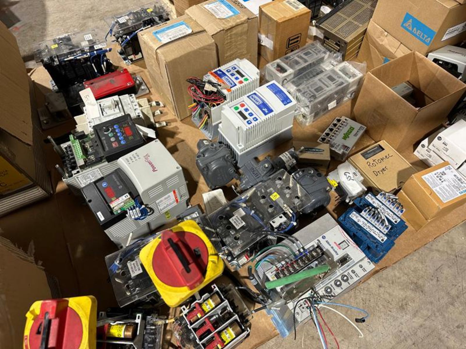 SKID OF ALLEN BRADLEY UNITS AND VARIOUS ELECTRICAL COMPONENTS - Image 5 of 5